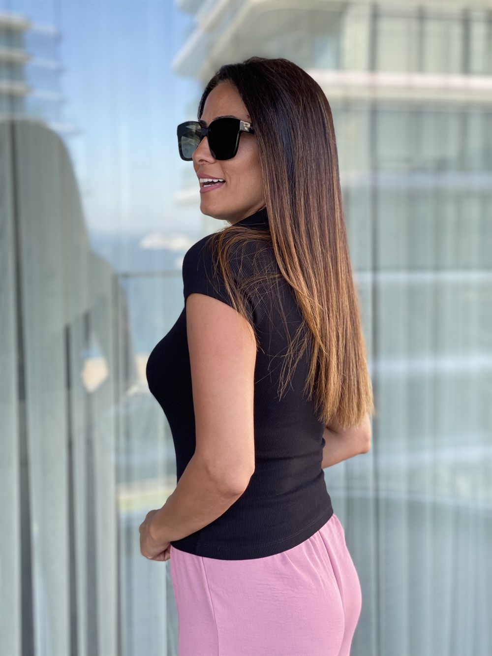 Siyah Kısa Kol Önü Çıtçıtlı Kaşkorse Bluz