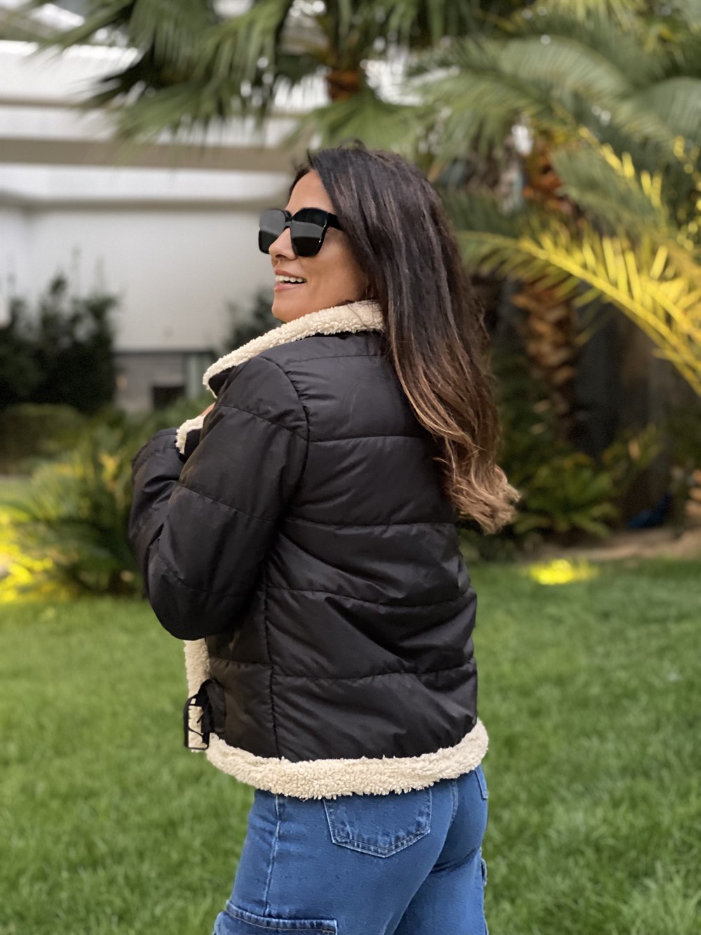 Siyah Kıvırcıklı Kapitone Kadın Mont