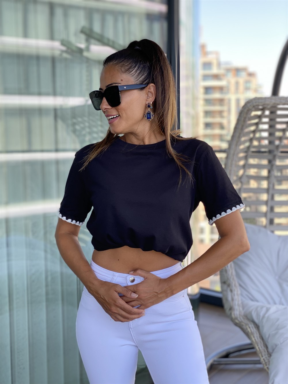 Siyah Kol Uçları Örgü Kadın T-Shirt