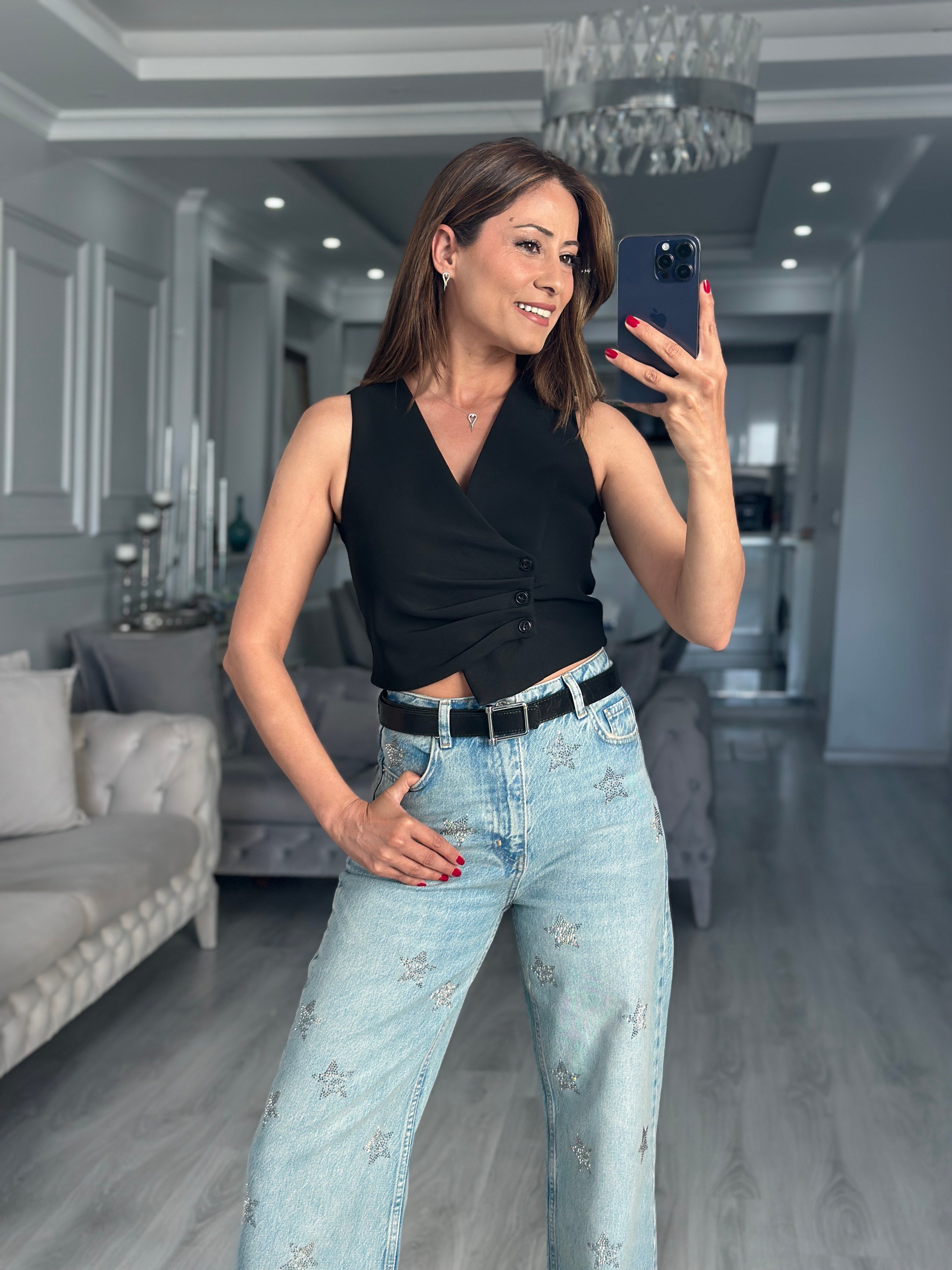 Siyah Kruvaze Yaka Üç Düğmeli Kadın Yelek