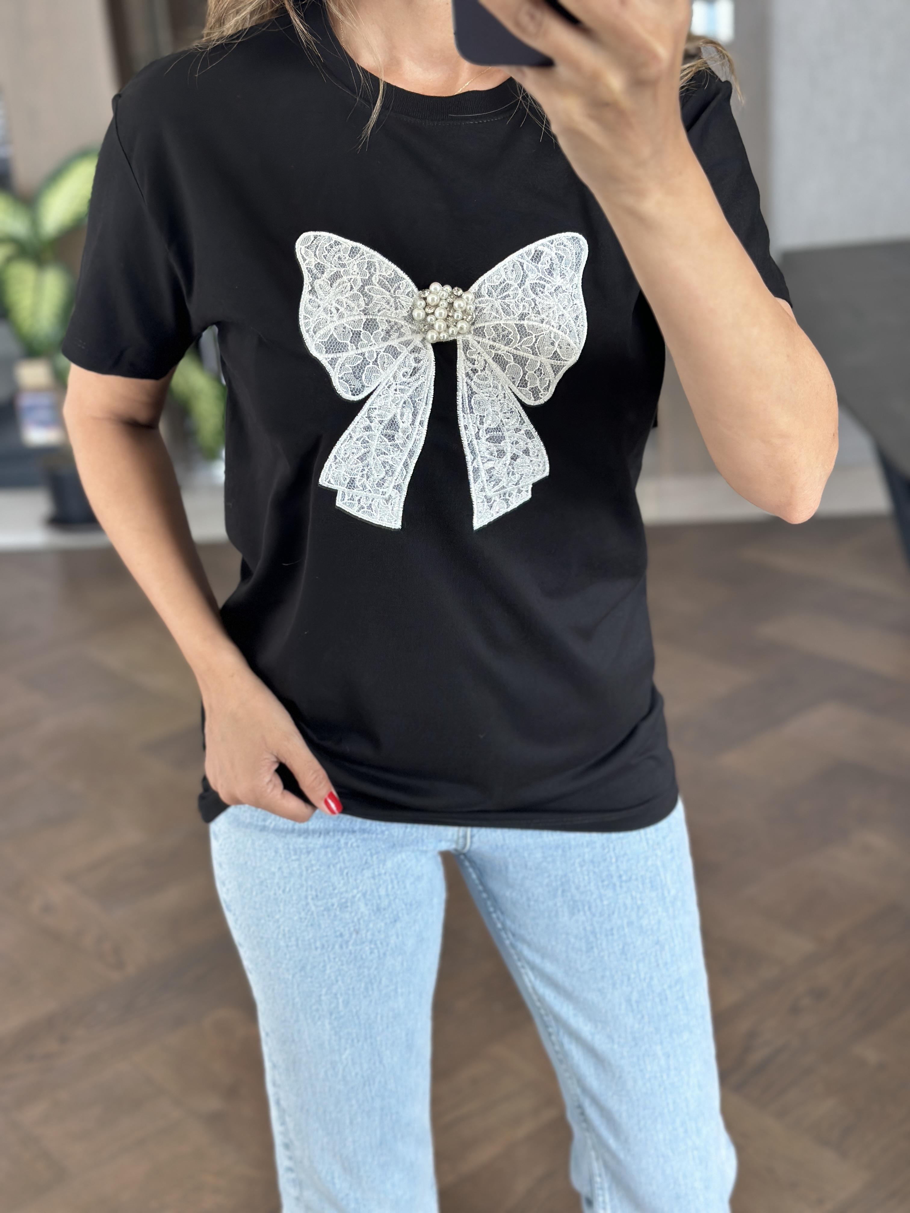 Siyah Kurdele Taşlı Bisiklet Yaka Kadın T-Shirt