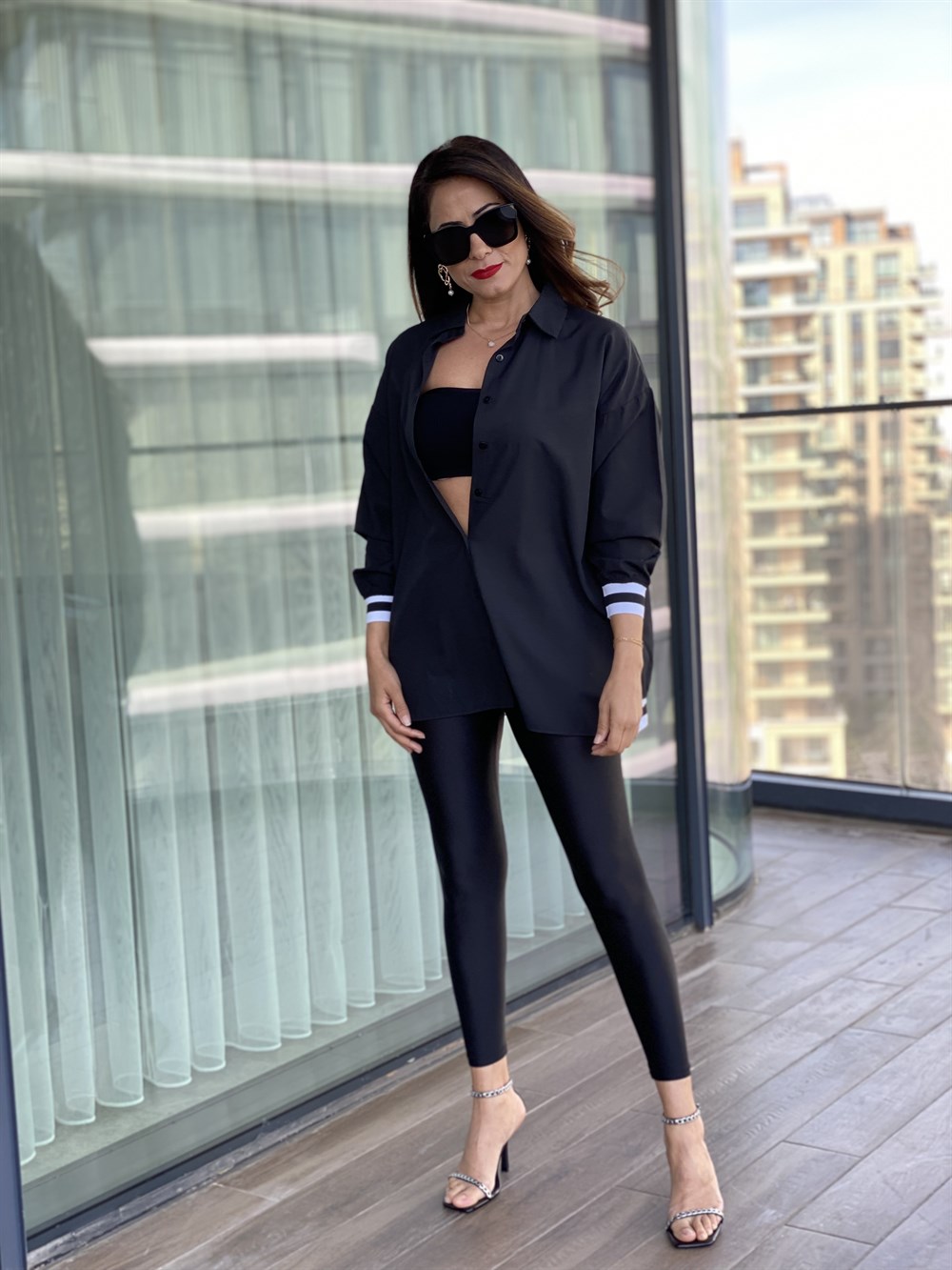 Siyah Lastik Detaylı Oversize Gömlek