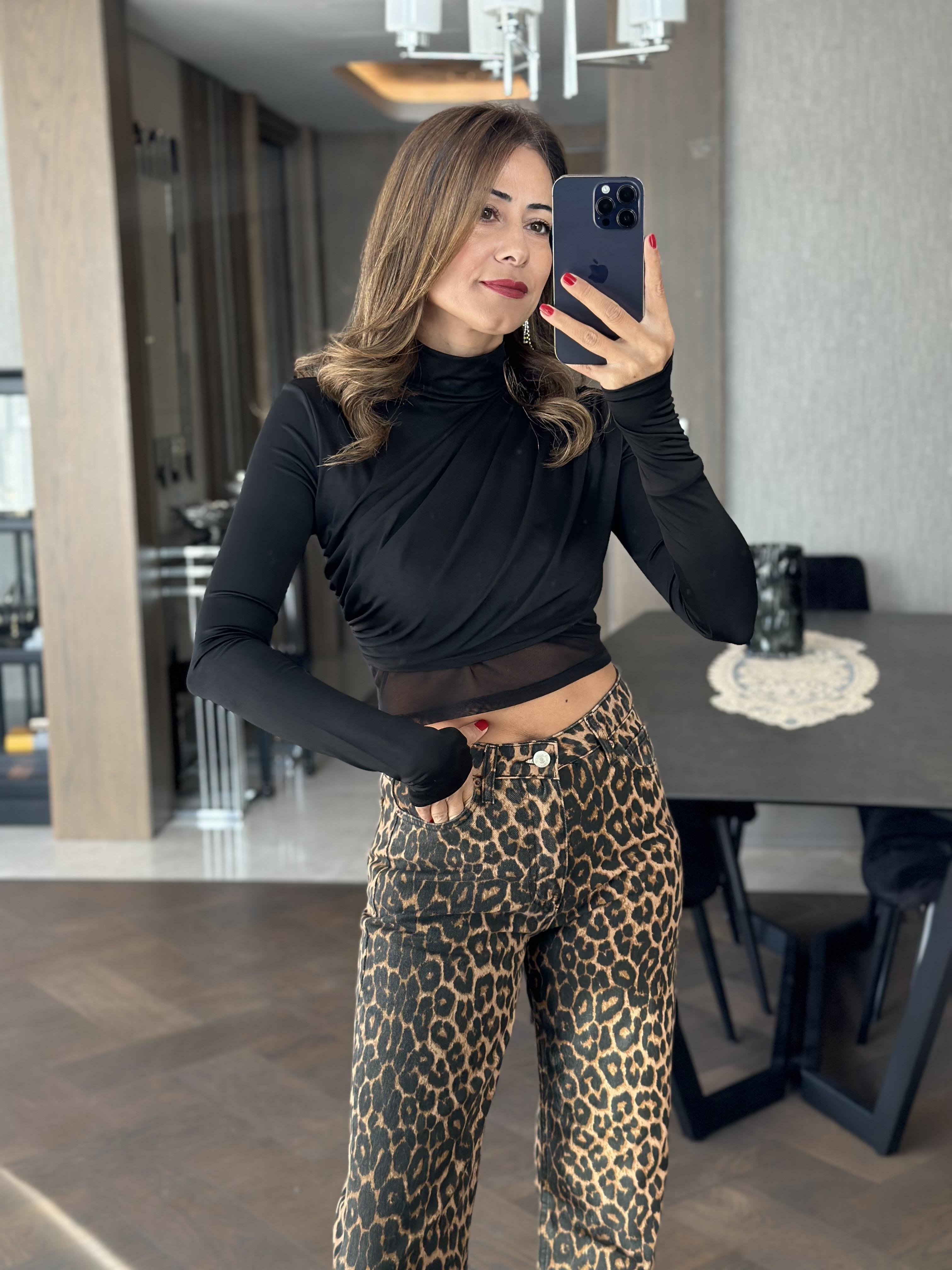 Siyah Leopar Desen Orjinal Marka Kadın Mom Jean Pantolon