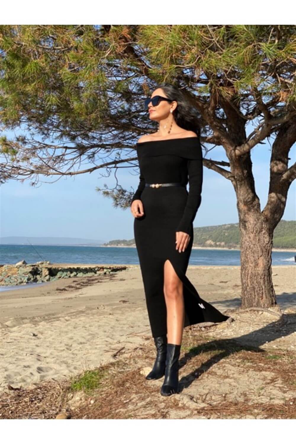 Siyah  Madonna Yaka Yırtmaçlı Triko Elbise