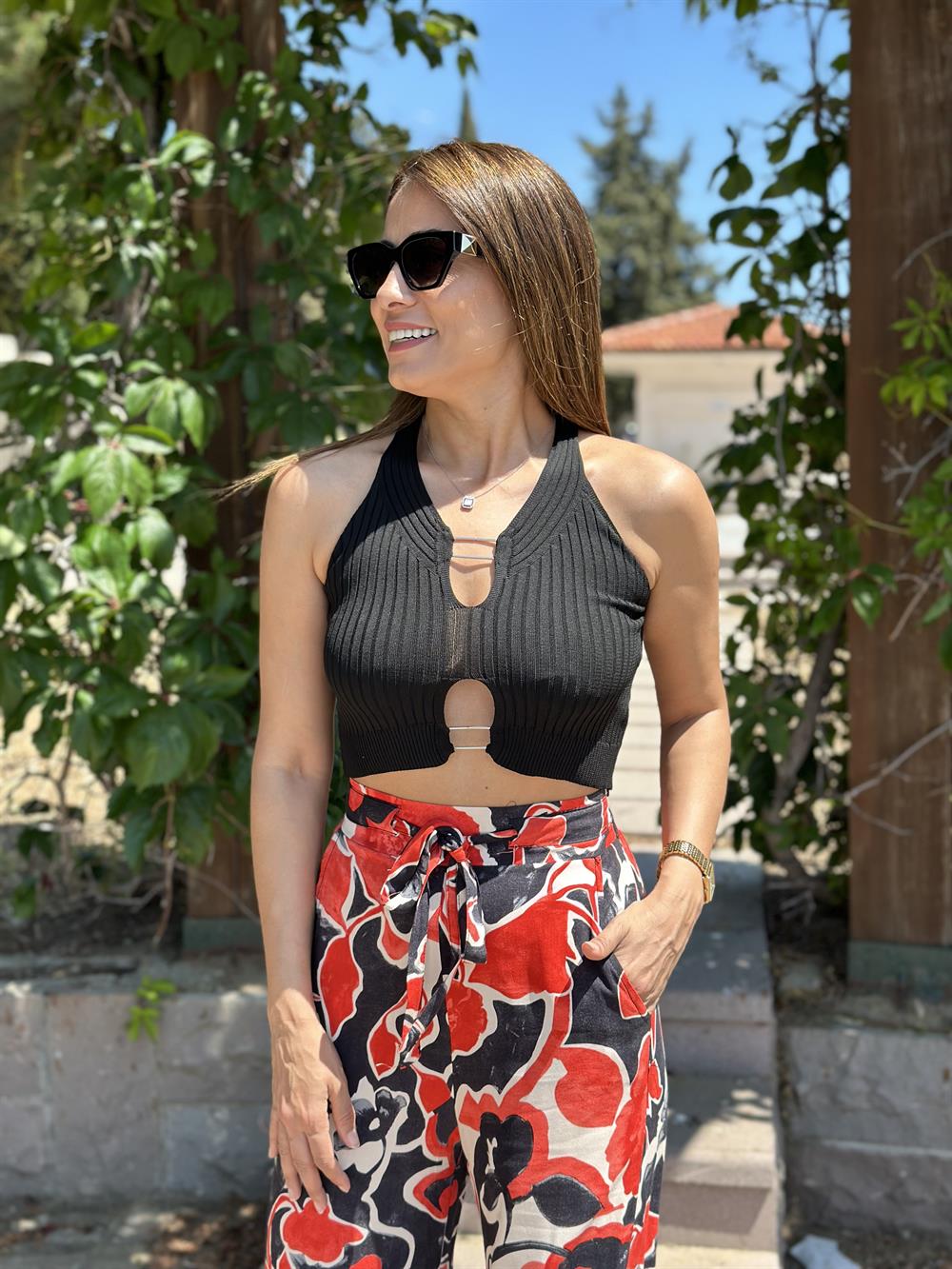 Siyah Metal Detay Triko Kadın Crop Bluz
