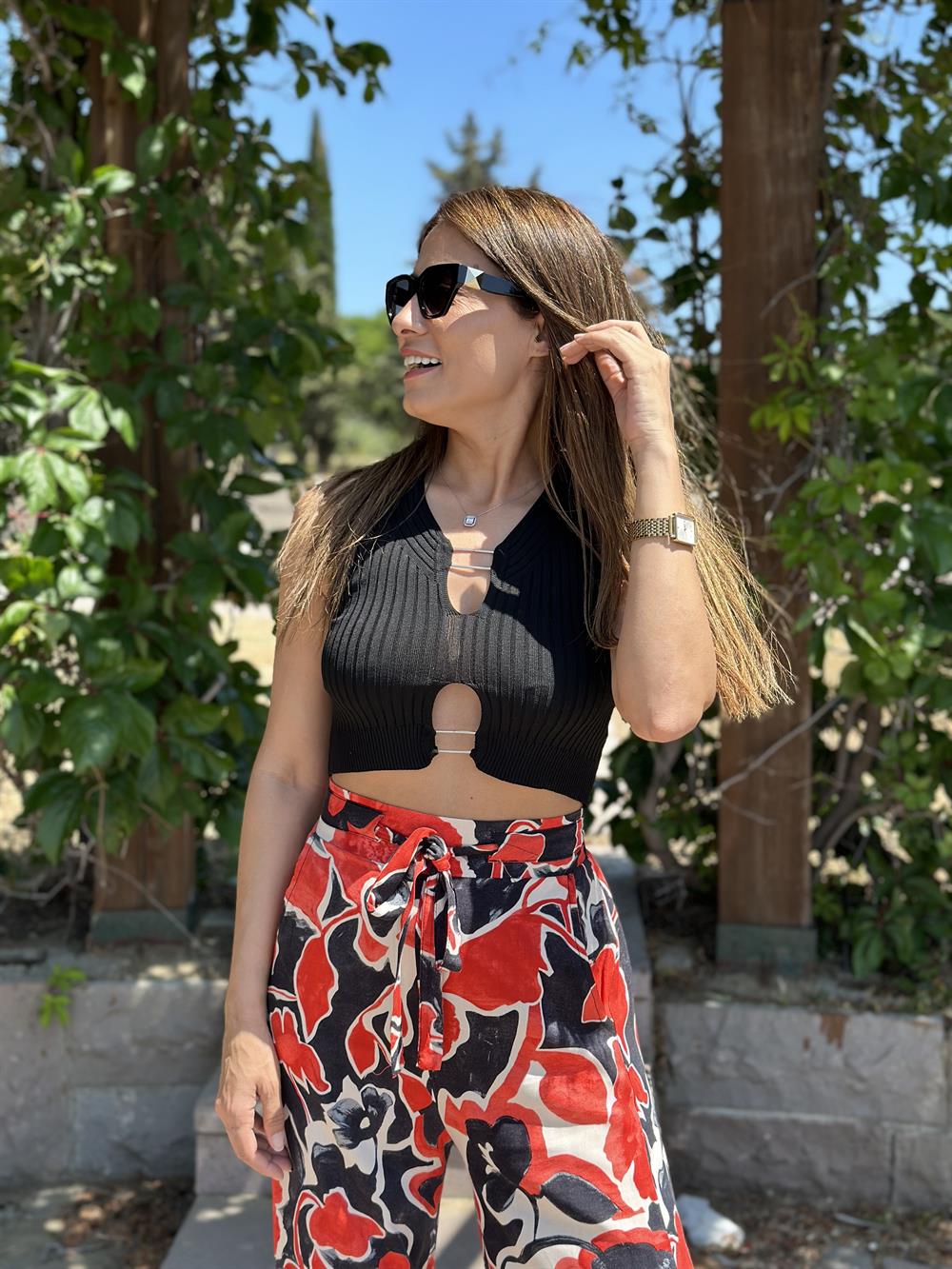 Siyah Metal Detay Triko Kadın Crop Bluz