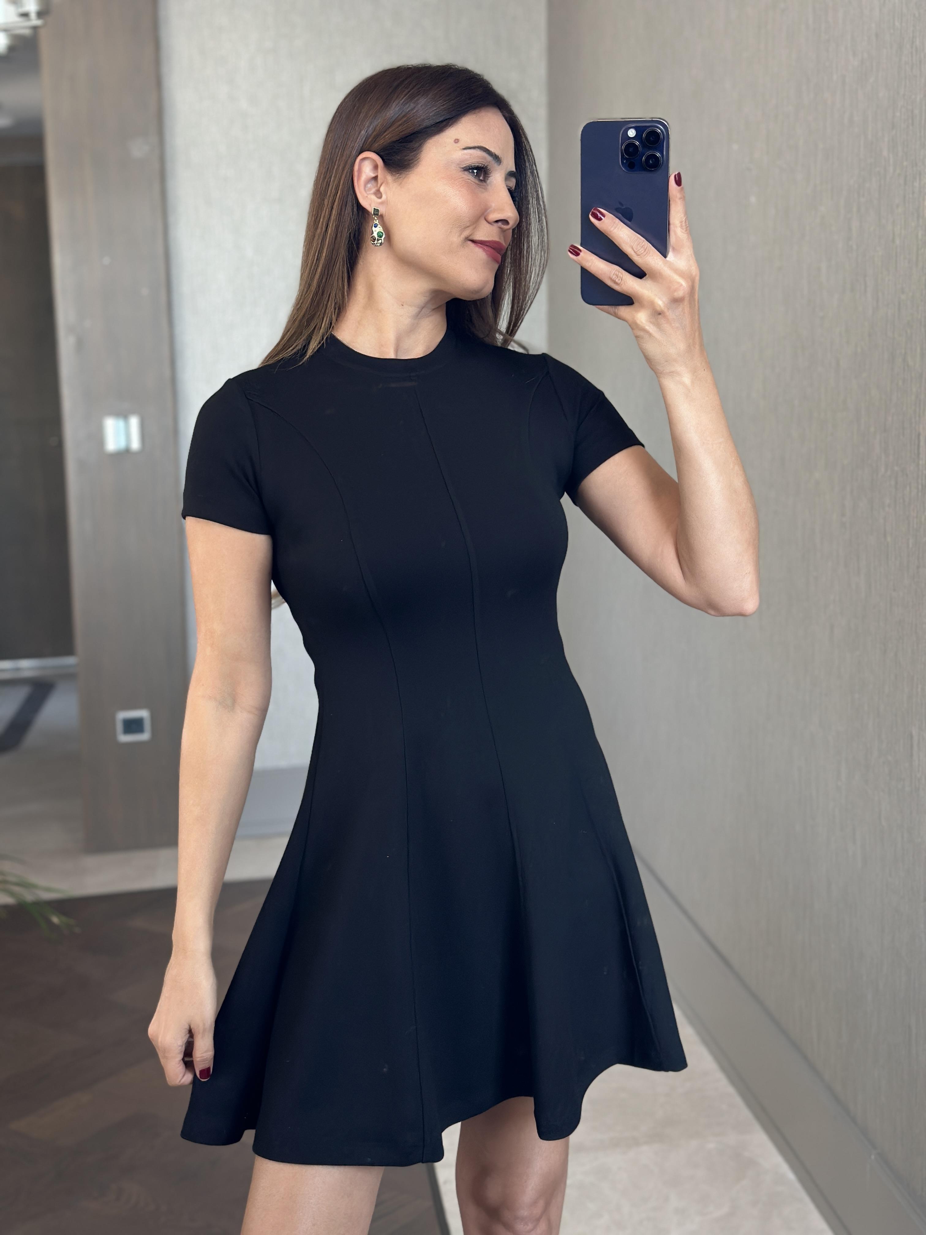 Siyah Modal Kısa Kol Dikiş Detay Kadın Mini  Kloş Elbise