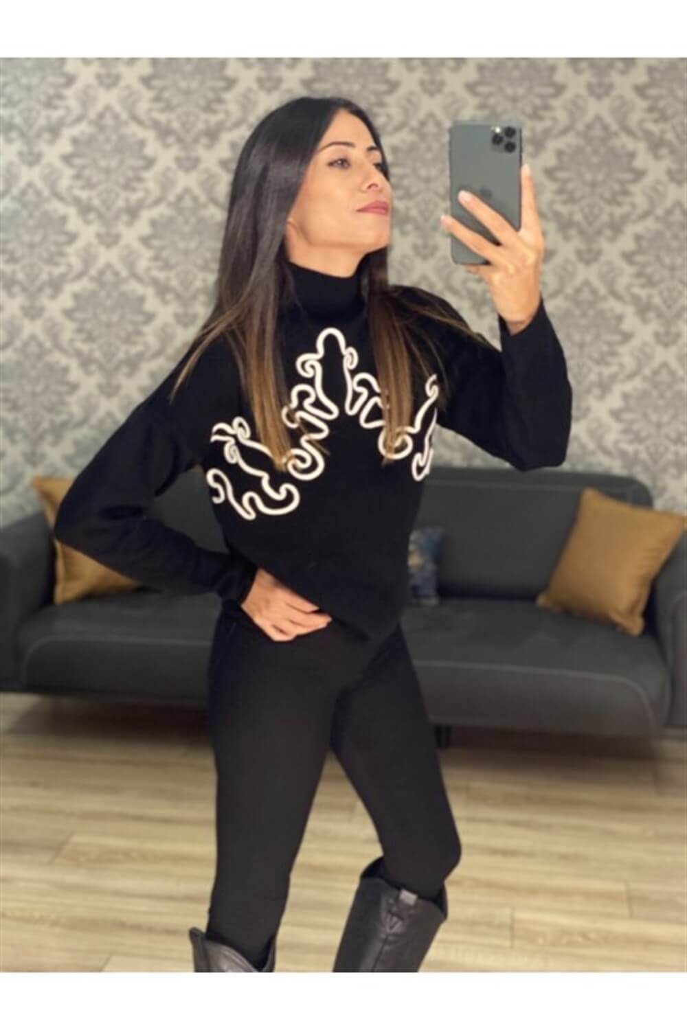 Siyah Nakışlı Kazak