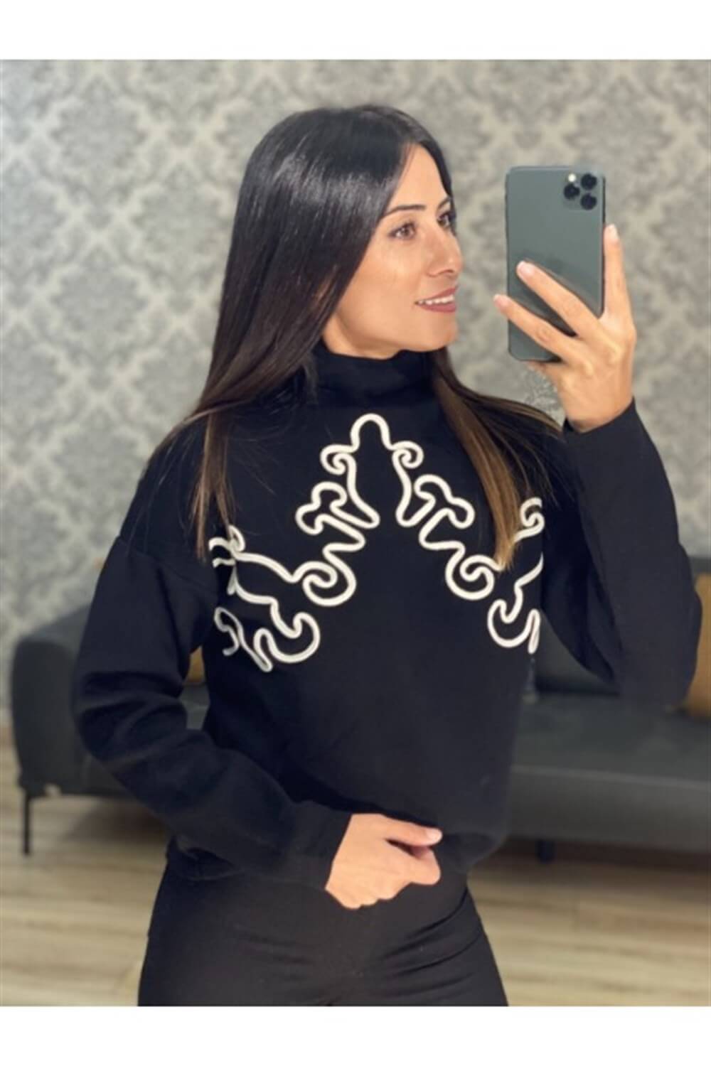 Siyah Nakışlı Kazak