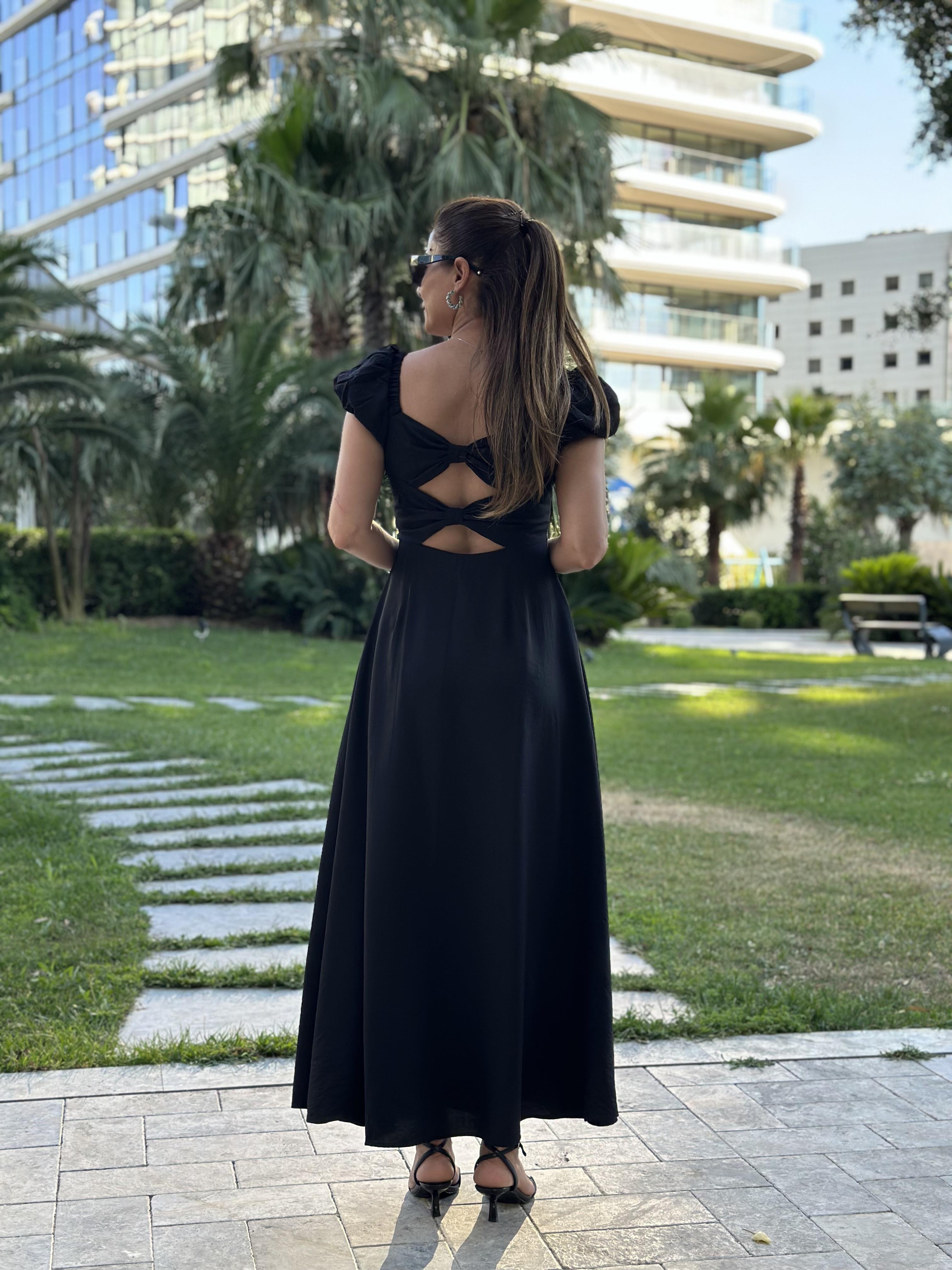 Siyah Omuzları Lastikli Arkası Dekolteli Yırtmaçlı Midi Boy Kadın Elbise 