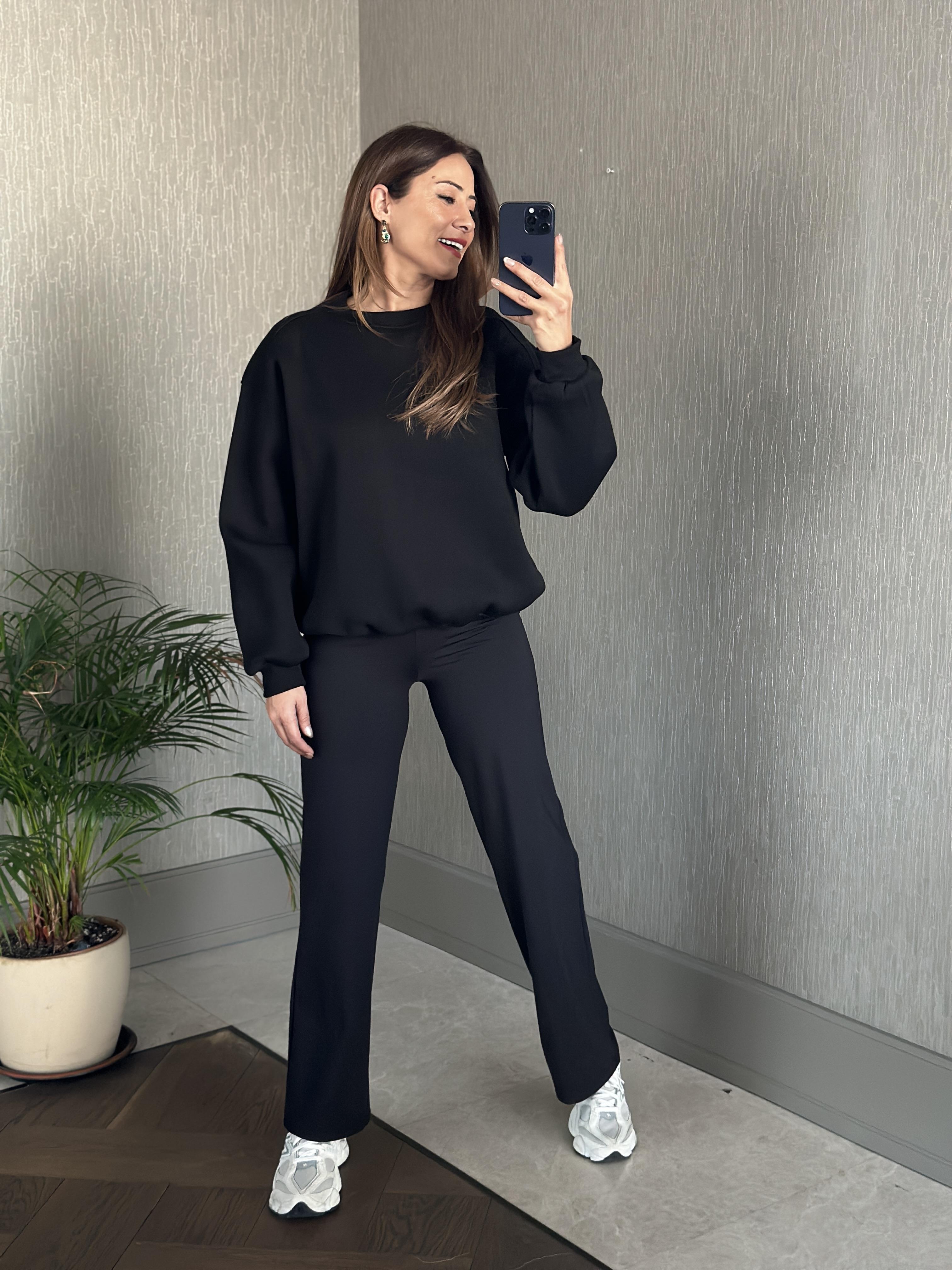 Siyah Omzu Dikiş Detaylı Bisiklet Yaka Şardonlu Kadın Sweatshirt