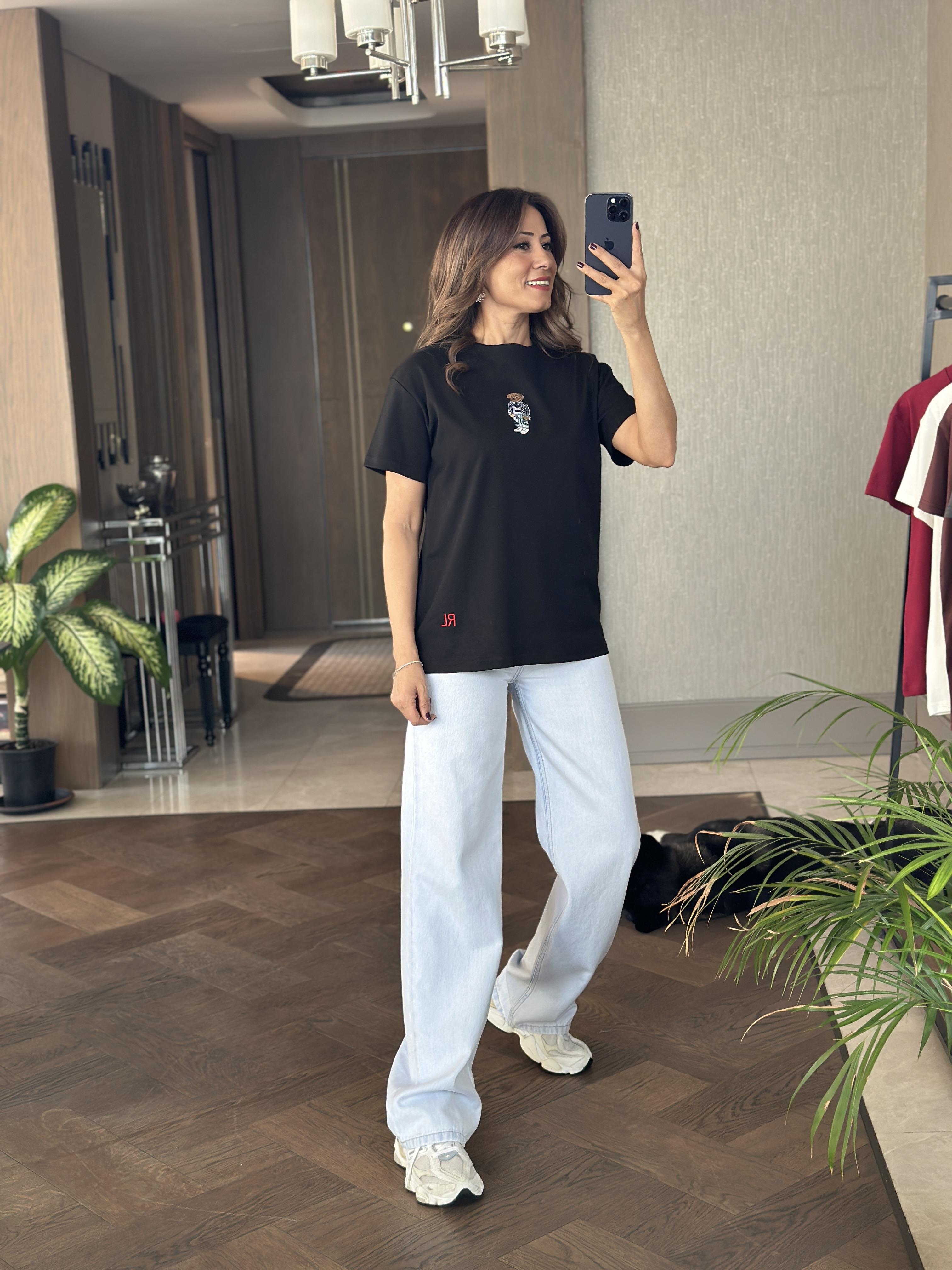 Siyah Önü Ayıcık RL Model Bisiklet Yaka Kadın T-Shirt