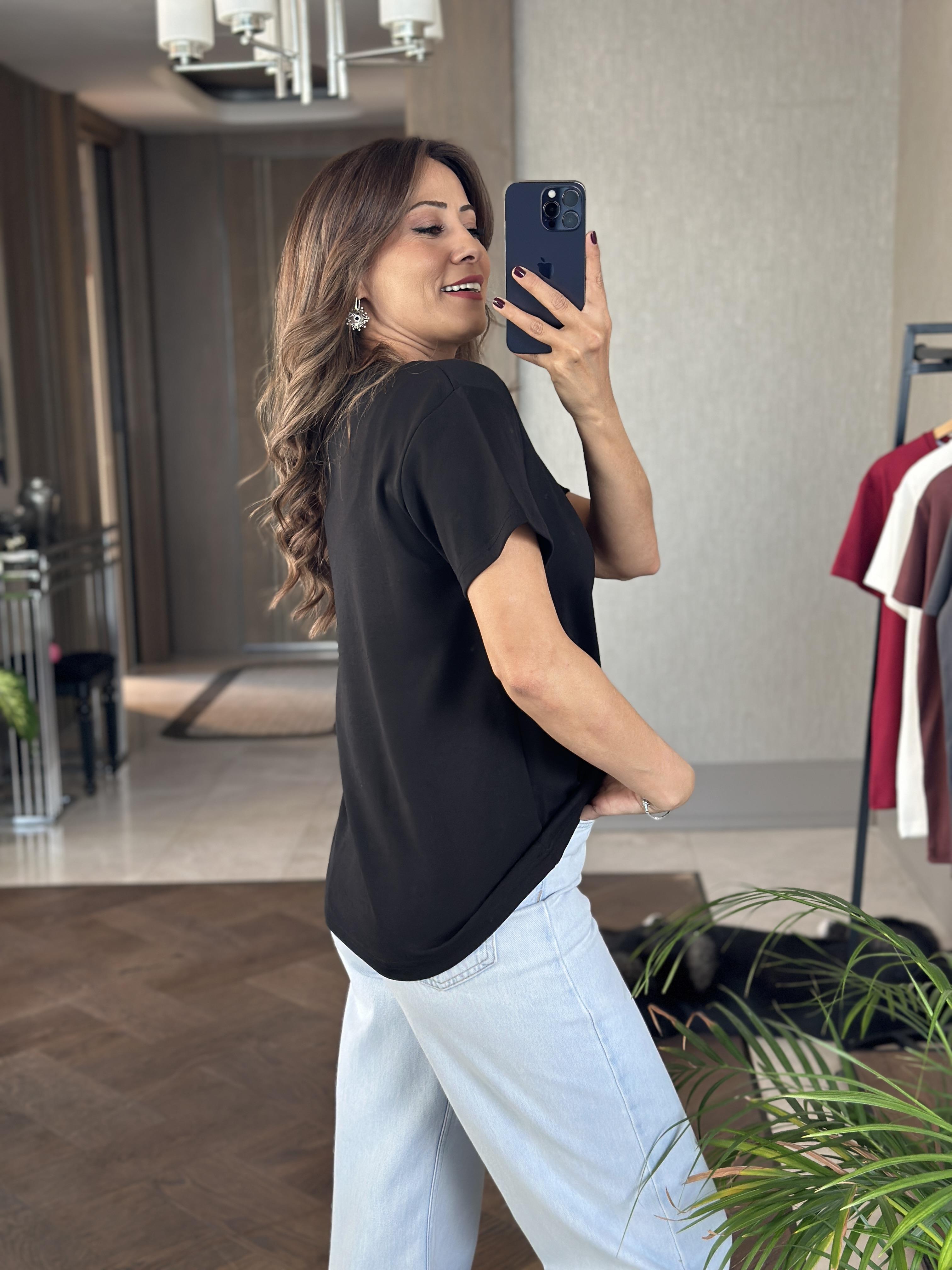 Siyah Önü Ayıcık RL Model Bisiklet Yaka Kadın T-Shirt