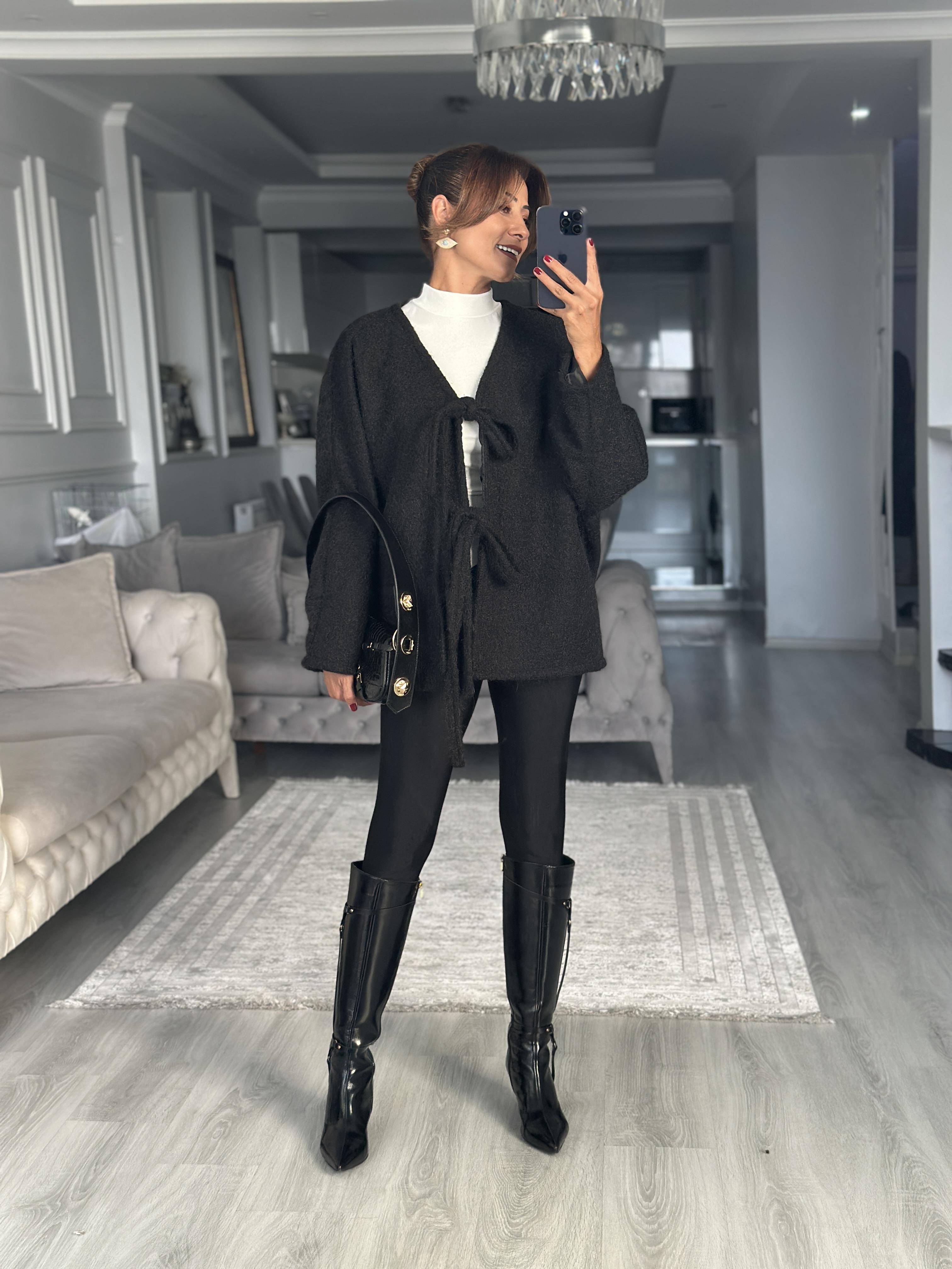 Siyah Önü Bağlamalı Kırçıllı Kaşe Kadın Ceket