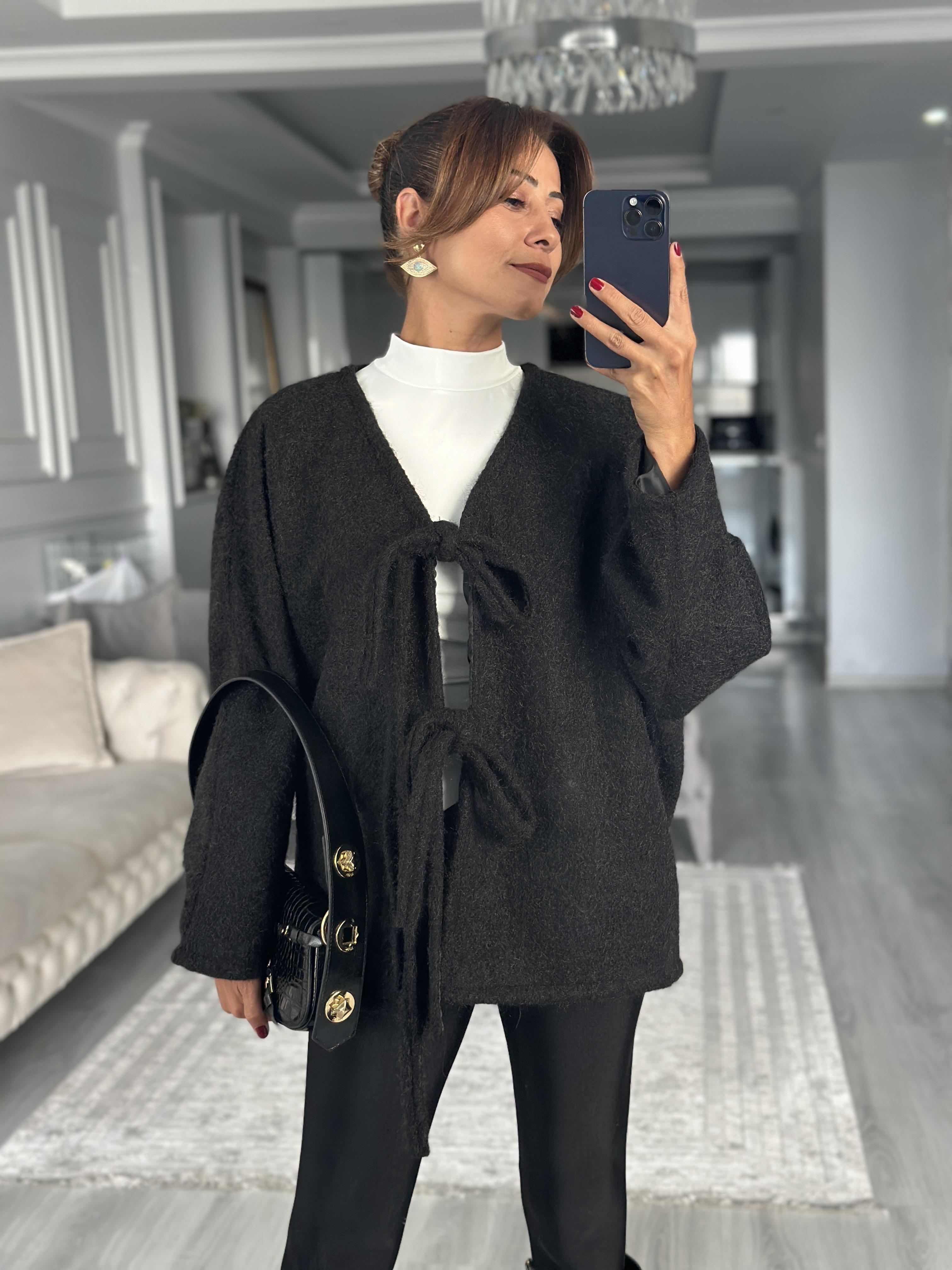 Siyah Önü Bağlamalı Kırçıllı Kaşe Kadın Ceket