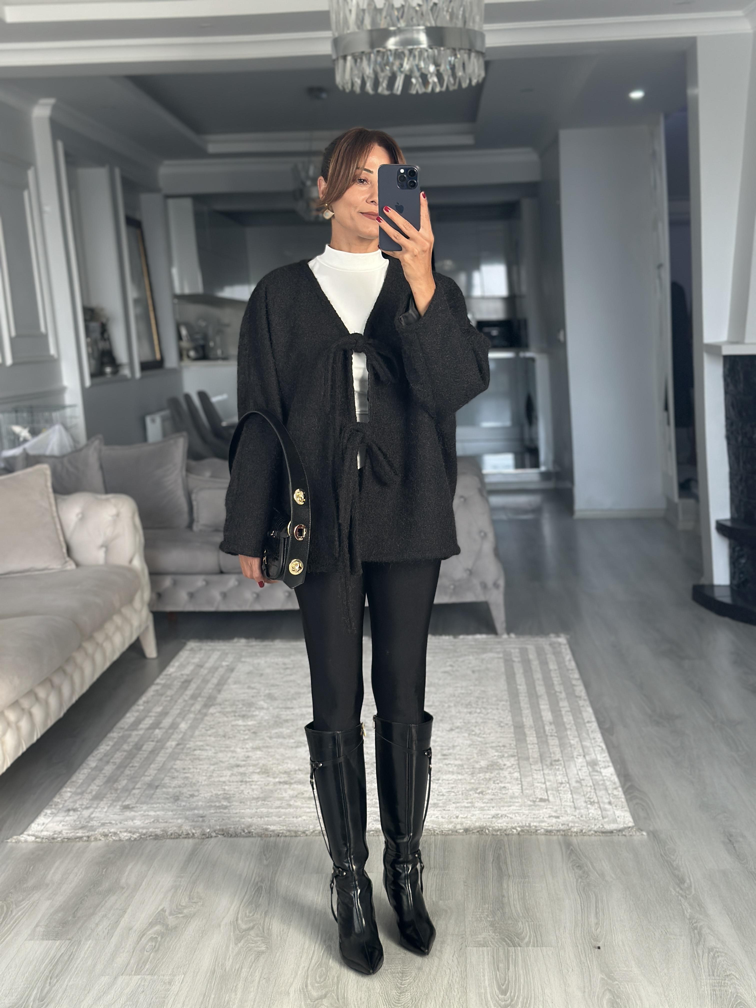 Siyah Önü Bağlamalı Kırçıllı Kaşe Kadın Ceket