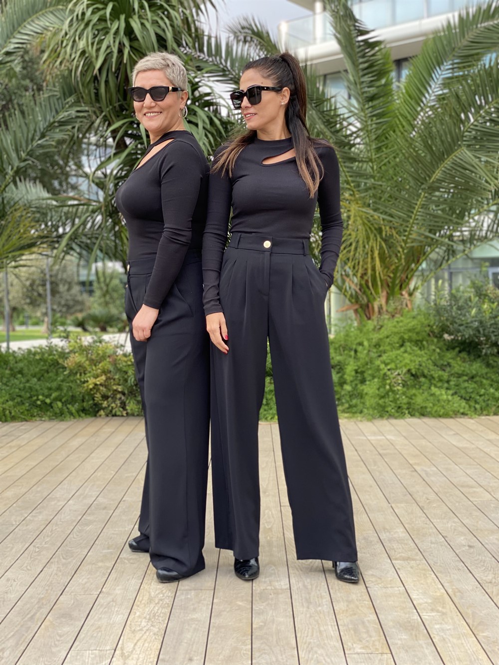 Siyah Önü Dekolteli Fitilli Kaşkorse Kadın Bluz