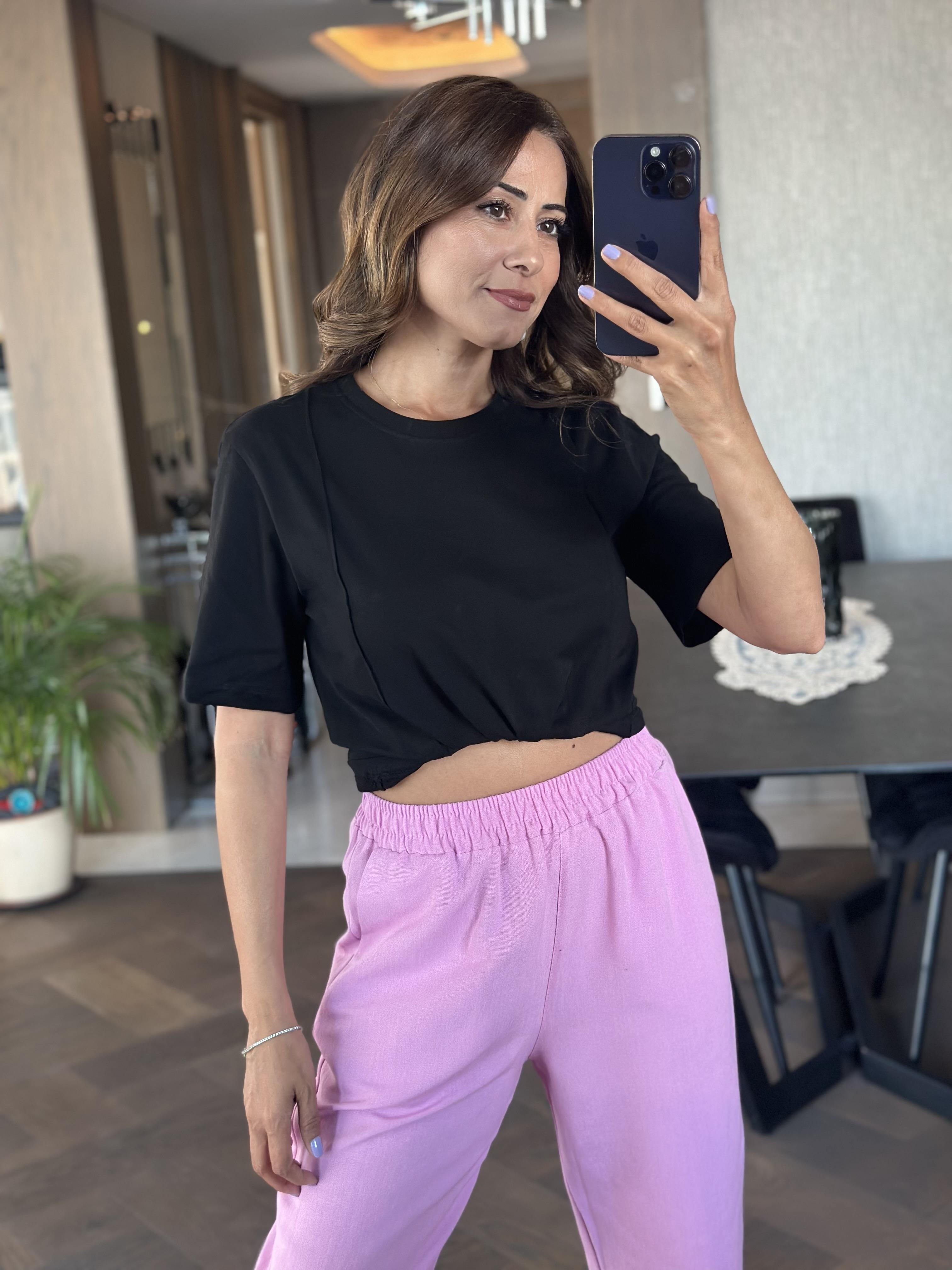 Siyah Önü Dikişli Bisiklet Yaka Kadın T-Shirt
