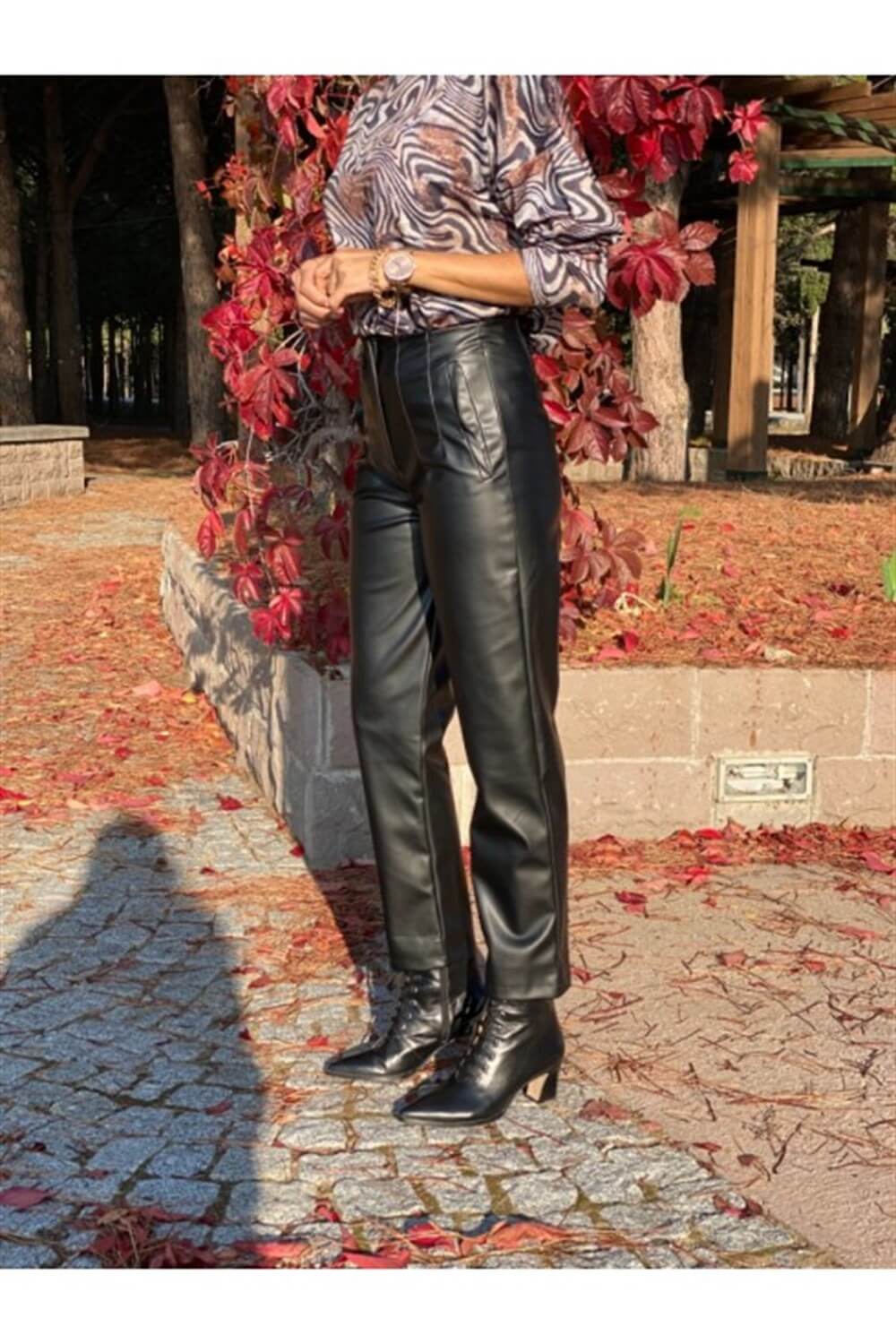 Siyah Önü Flatolu Deri Pantolon