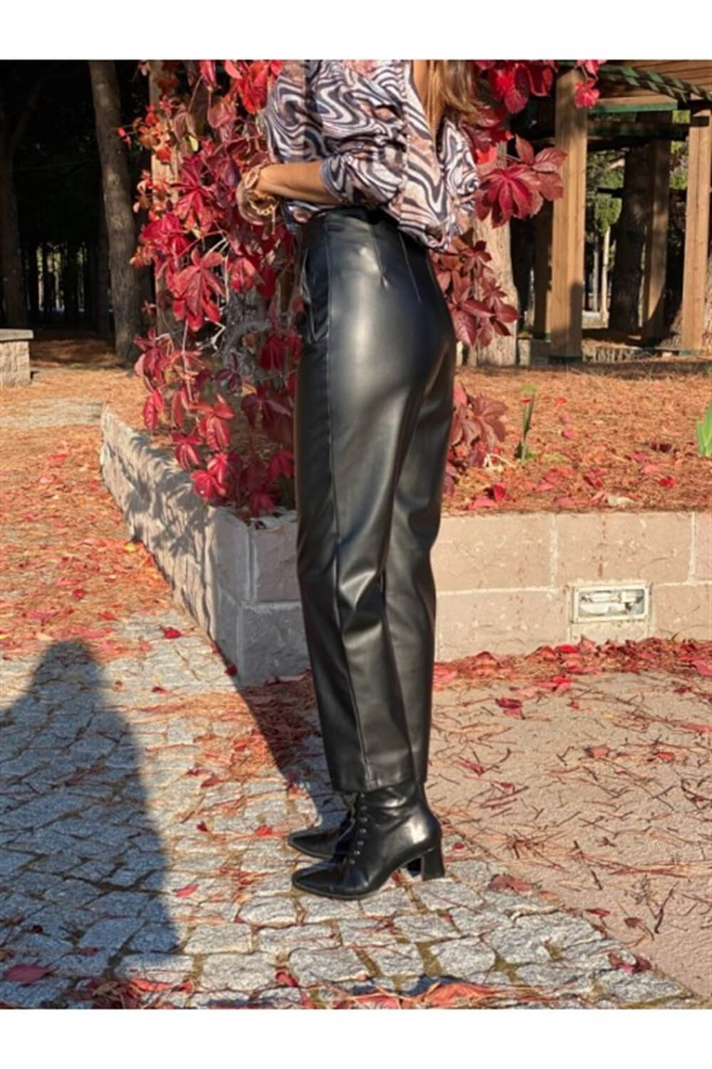 Siyah Önü Flatolu Deri Pantolon