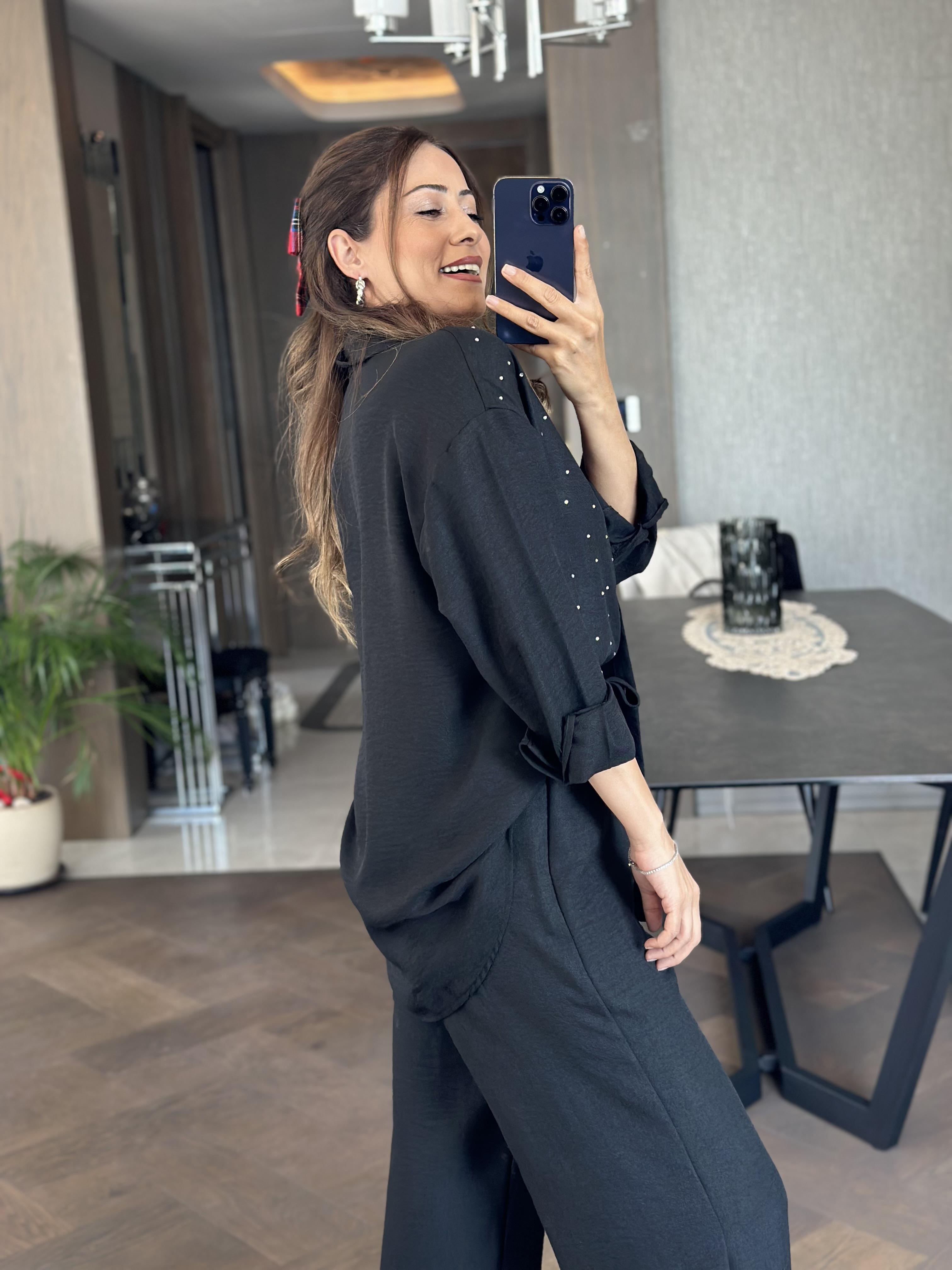 Siyah Önü Taşlı Aerobin Kadın Gömlek