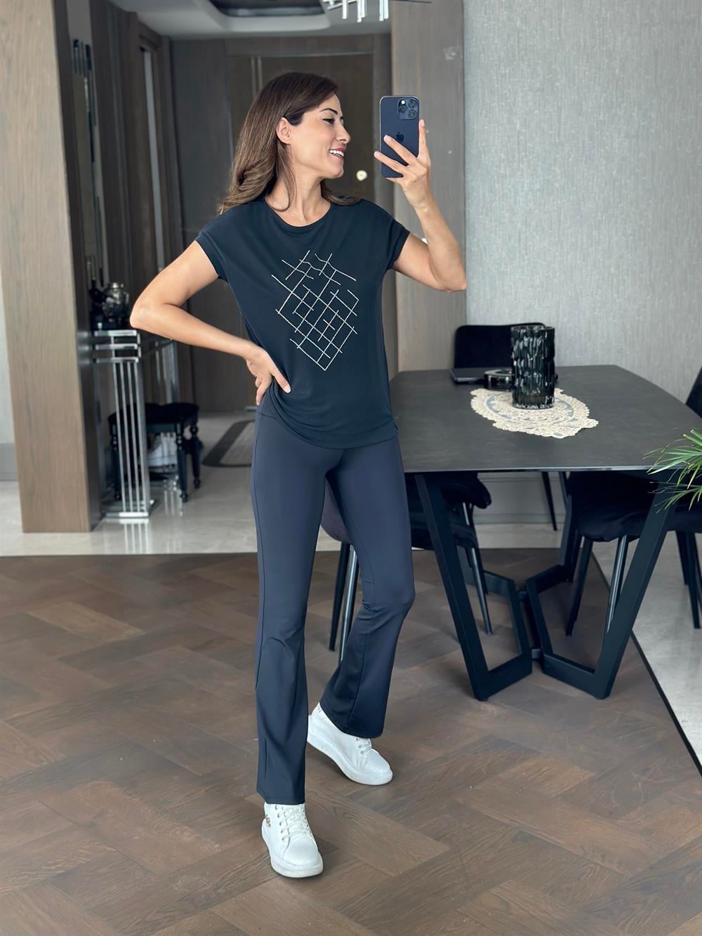 Siyah Önü Taşlı Modal Kadın T-Shirt