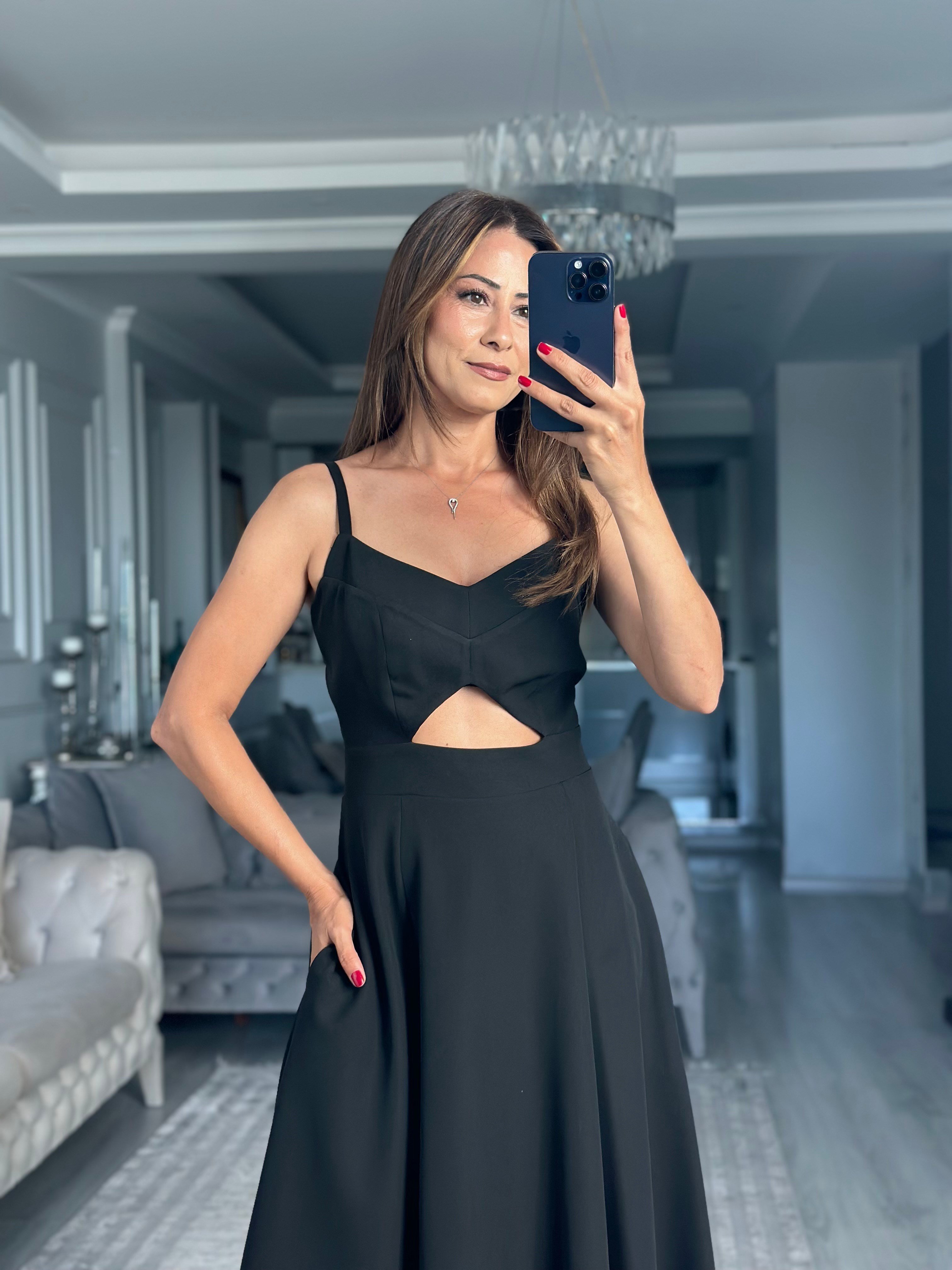 Siyah Pencere Detay Askılı Midi Boy Kadın Elbise