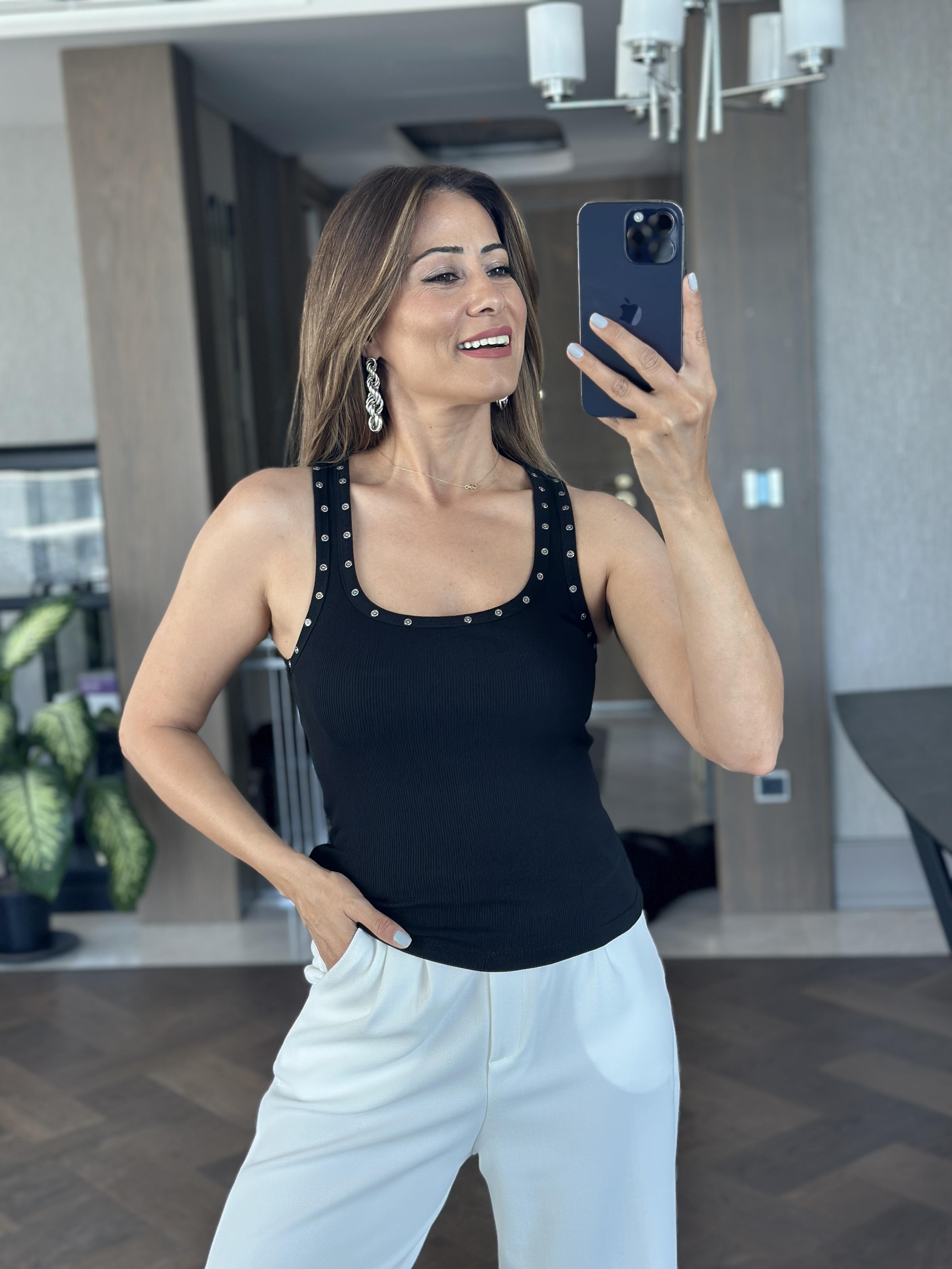 Siyah Perçin Detaylı U Yaka Kaşkorse Kadın Body