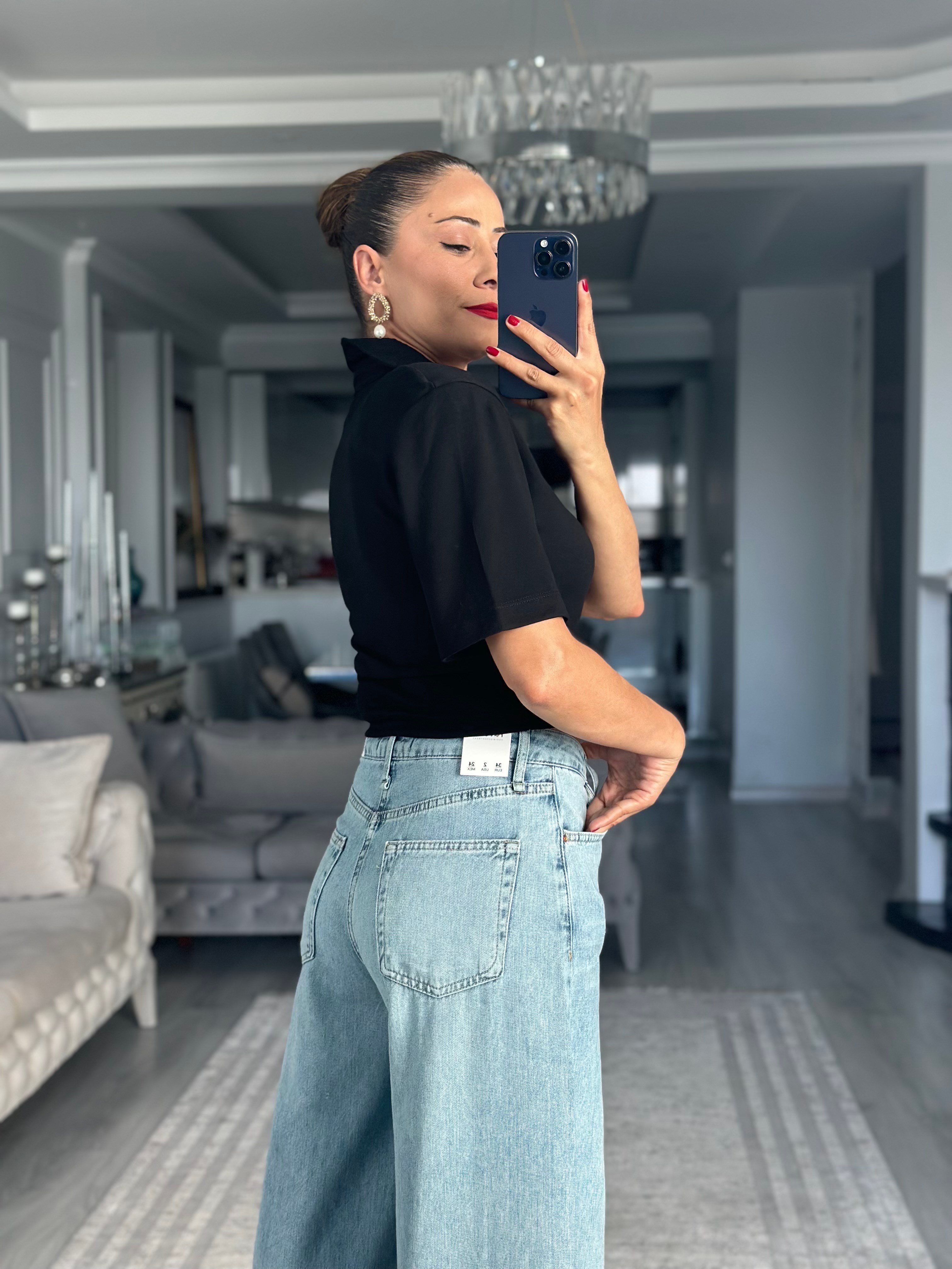 Siyah Polo Yaka Vatkalı Kadın Crop T-Shirt