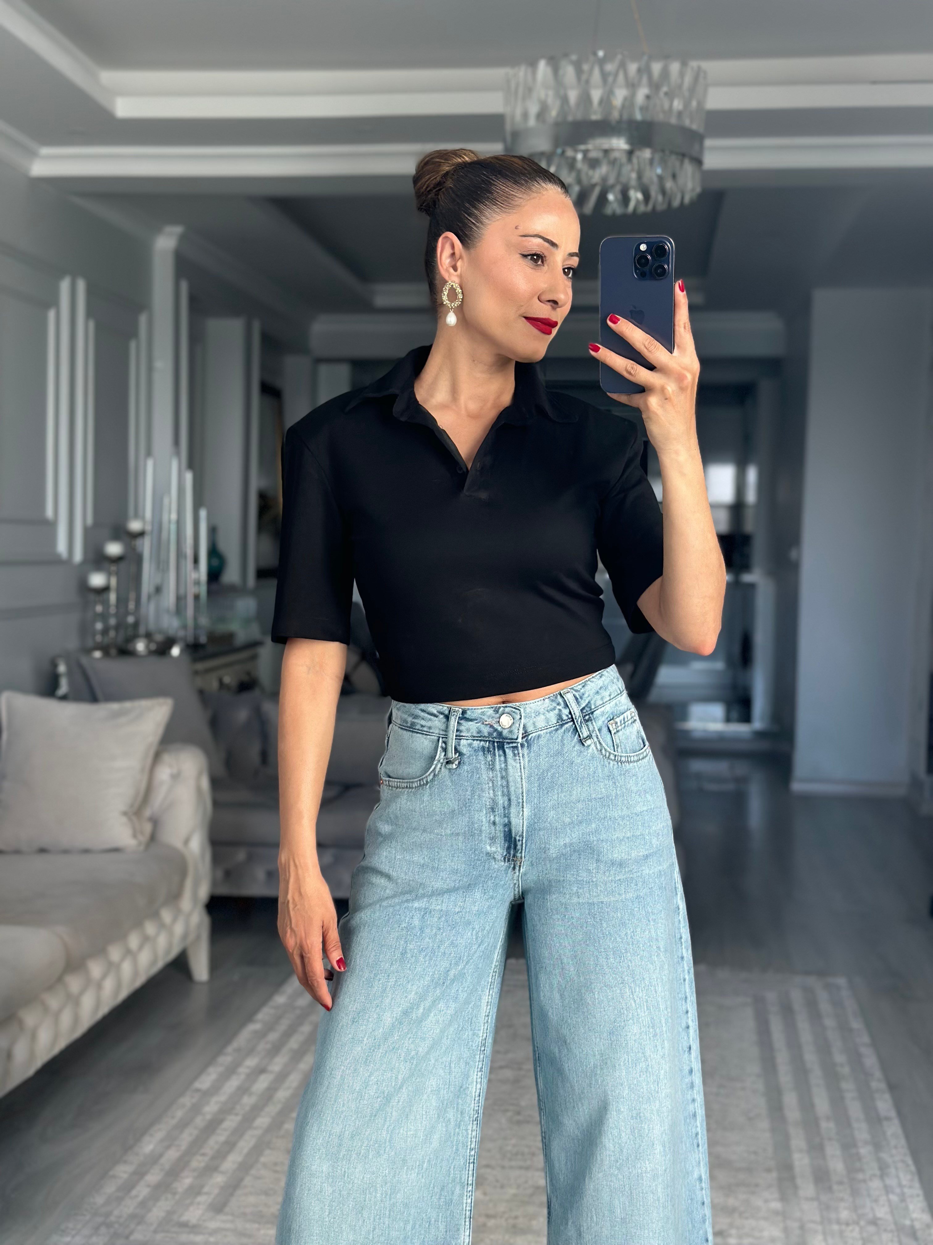 Siyah Polo Yaka Vatkalı Kadın Crop T-Shirt