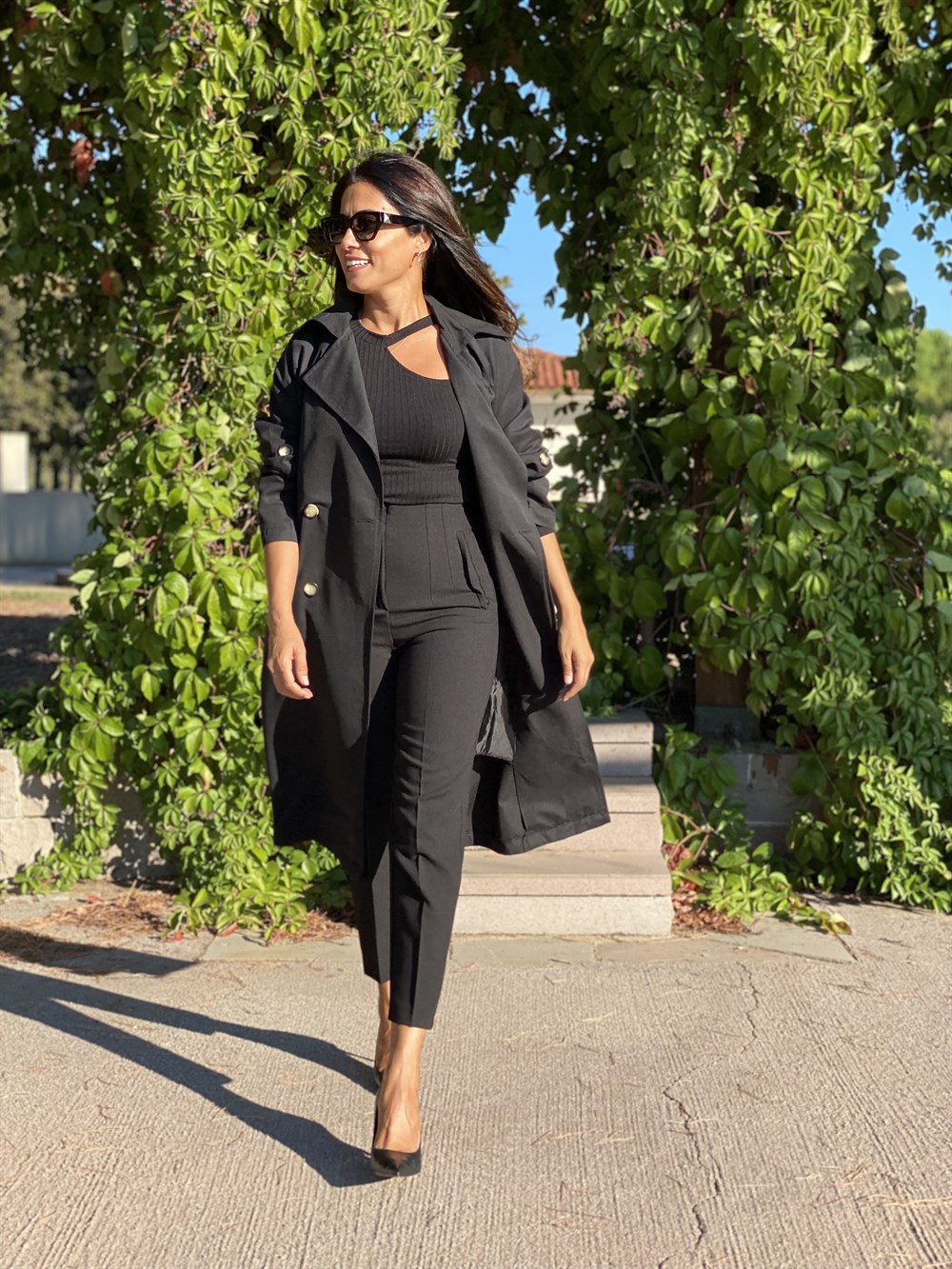 Siyah Reglan Kol Kuşaklı Kadın Trençkot