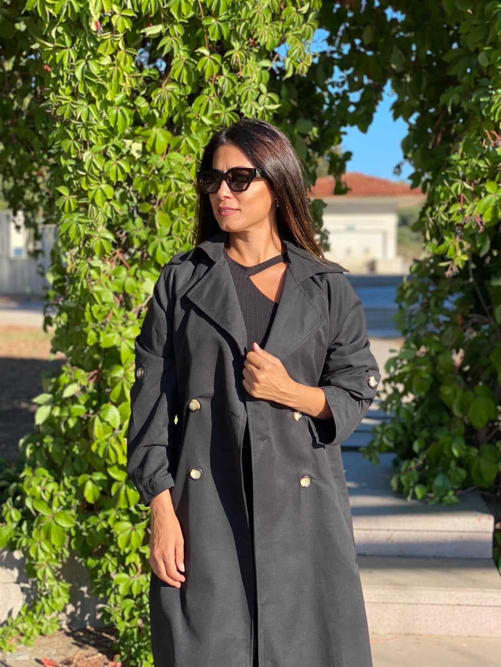 Siyah Reglan Kol Kuşaklı Kadın Trençkot