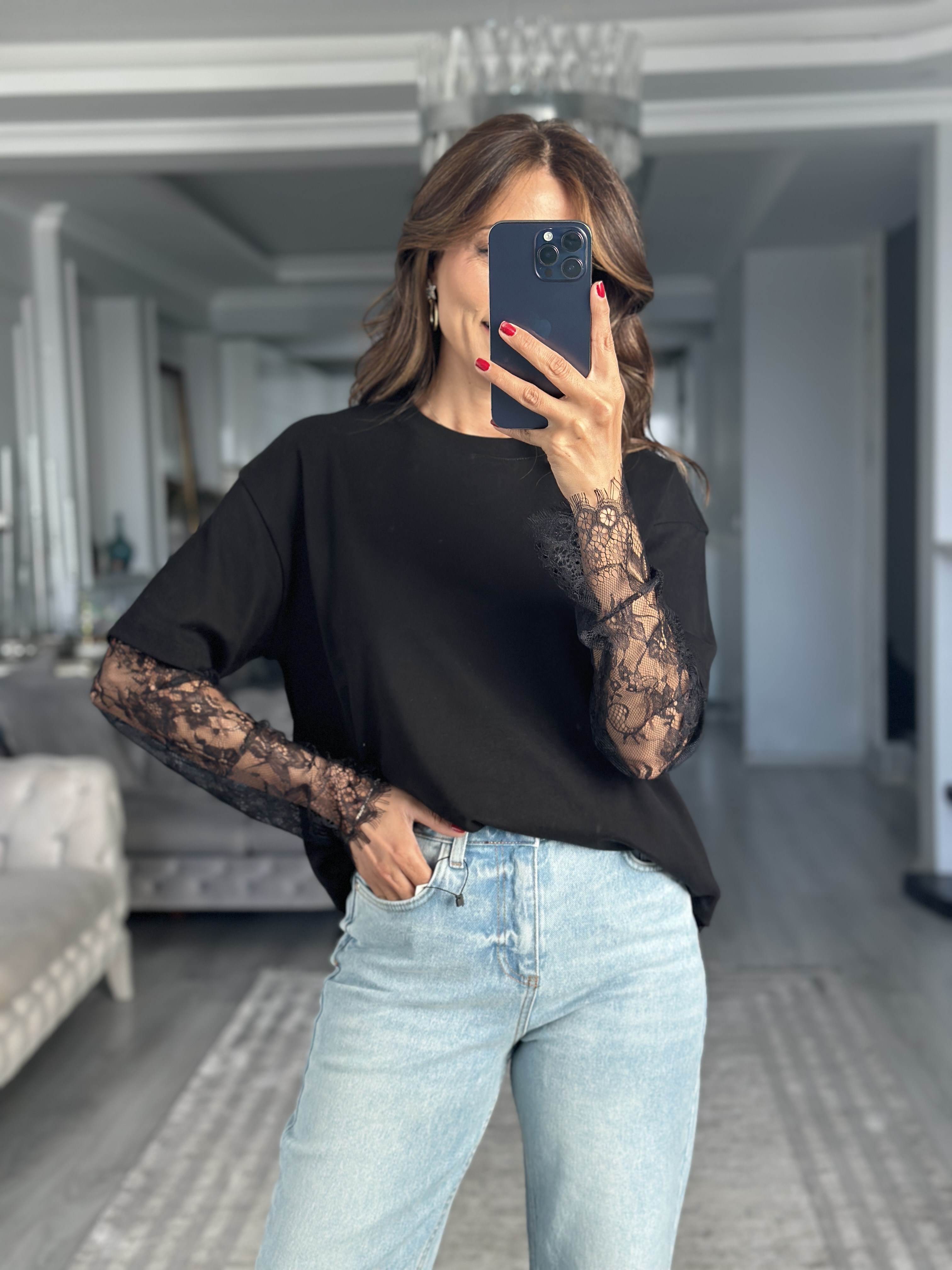 Siyah Romantik Dantel Detaylı Uzun Kollu Kadın T-Shirt