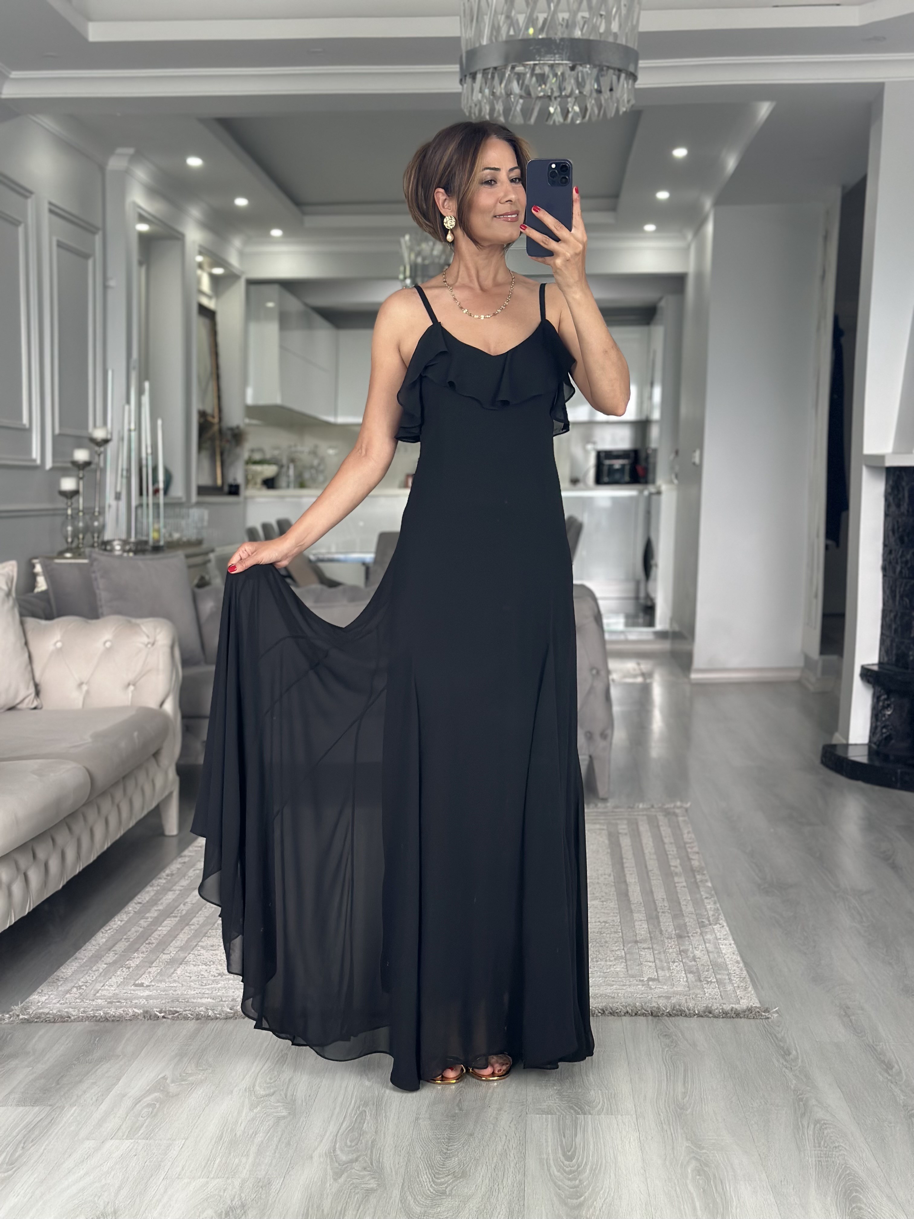 Siyah Şifon Fırfır Detaylı Askılı Maxi Boy Kadın Elbise