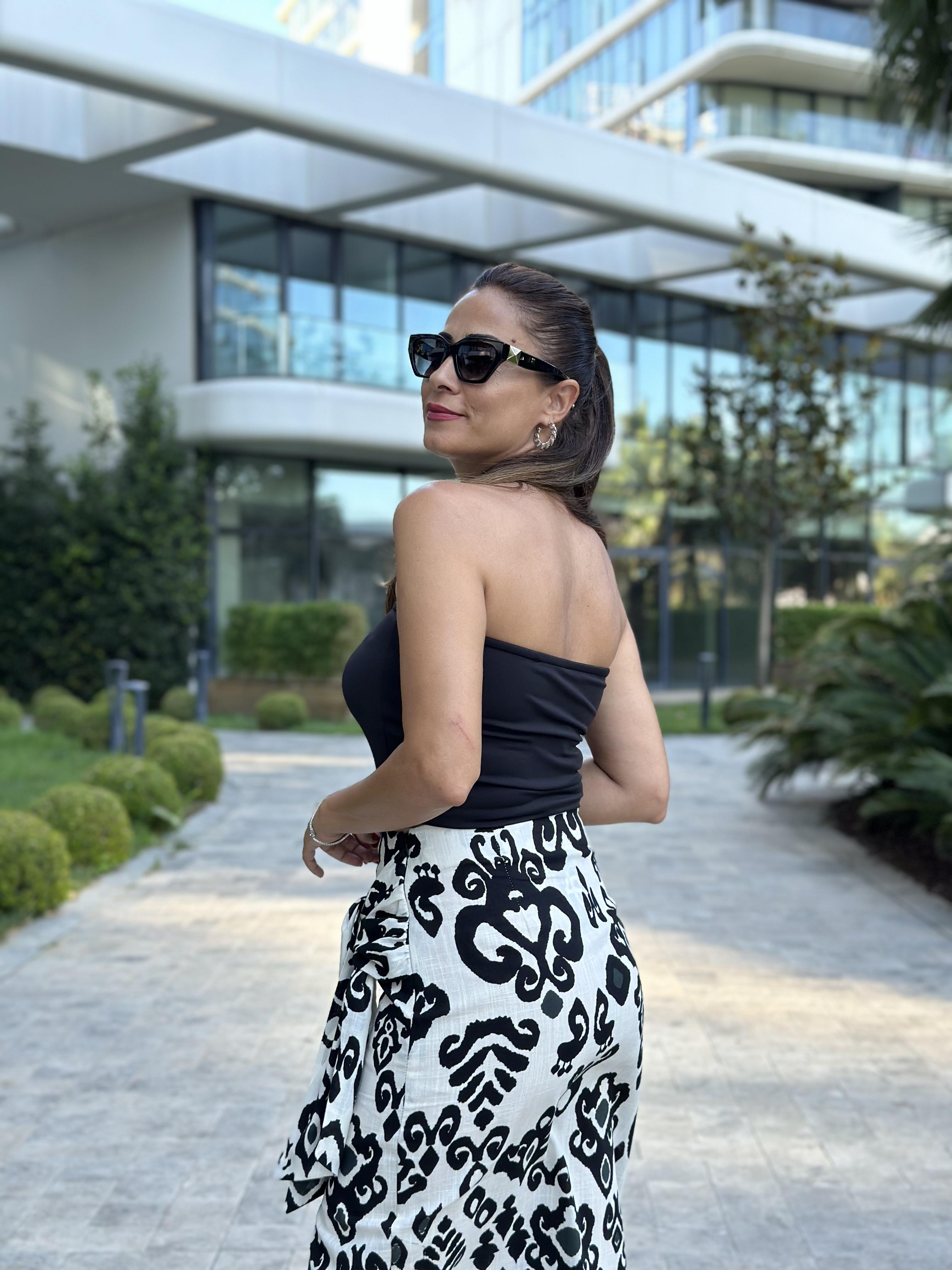 Siyah Silikon Detay Kadın Büstiyer