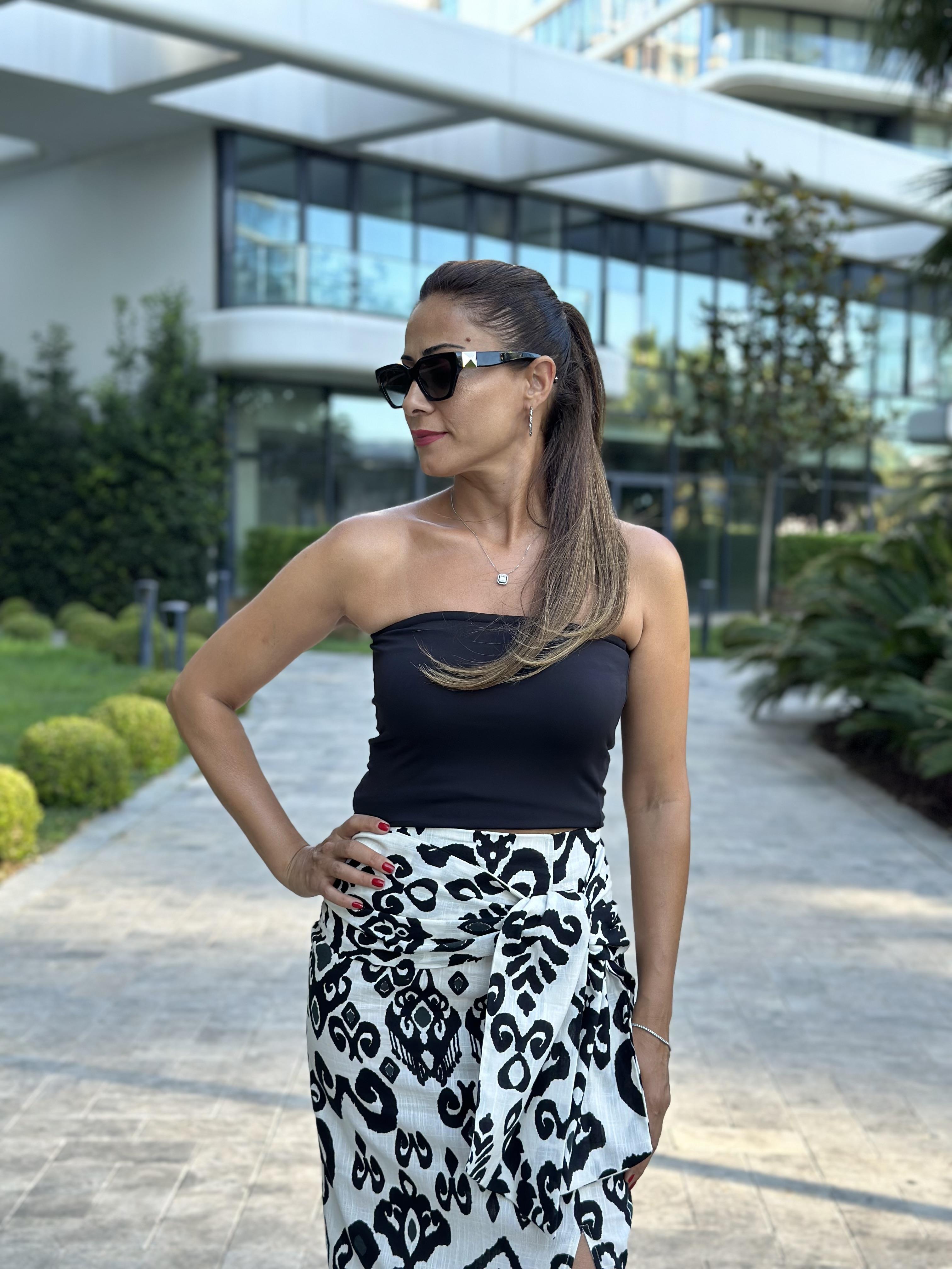 Siyah Silikon Detay Kadın Büstiyer