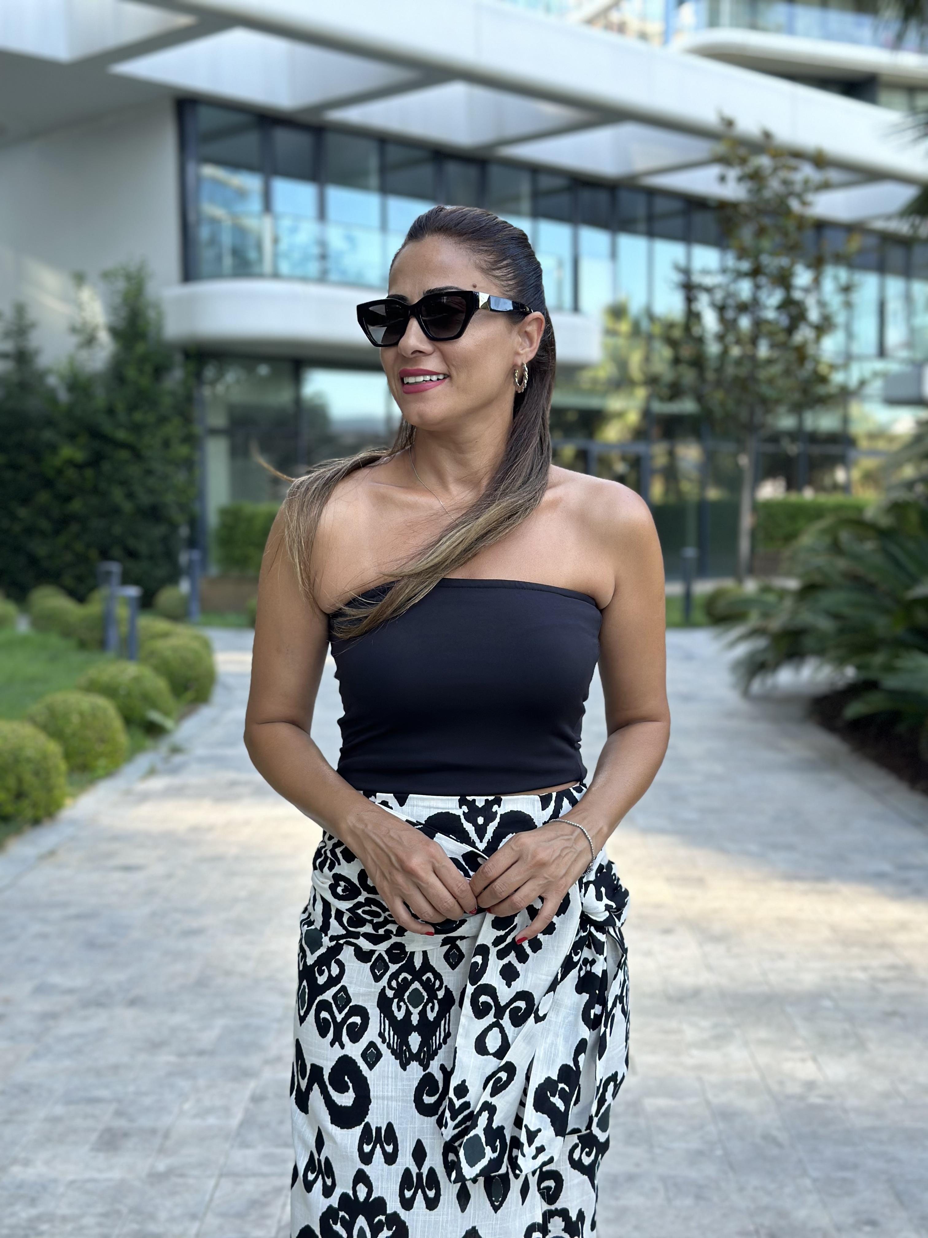 Siyah Silikon Detay Kadın Büstiyer