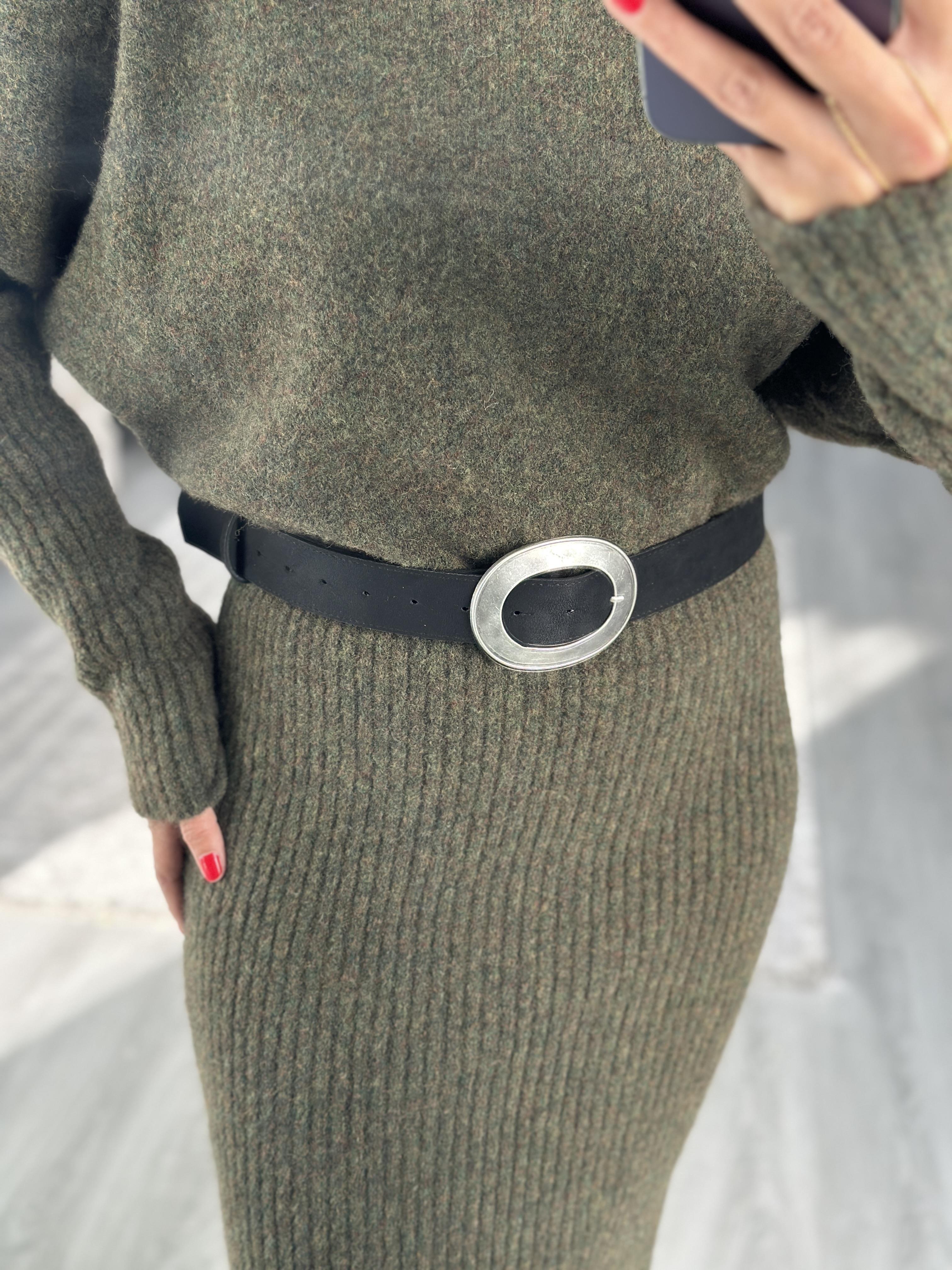 Siyah Süet Oval Tokalı Kadın Kemer