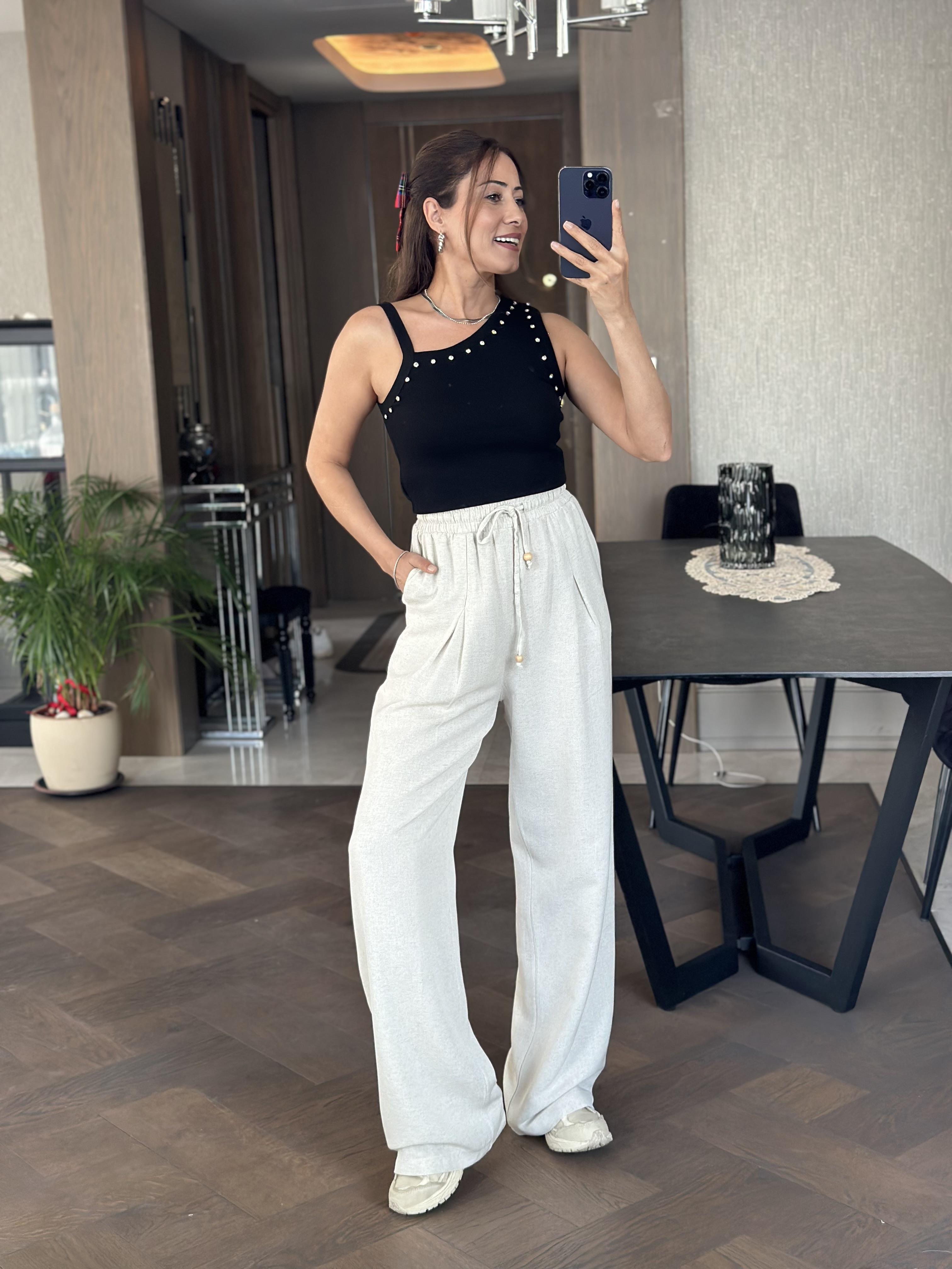 Siyah Tek Omzu Kalın Biyeli Önü Taşlı Kadın Body