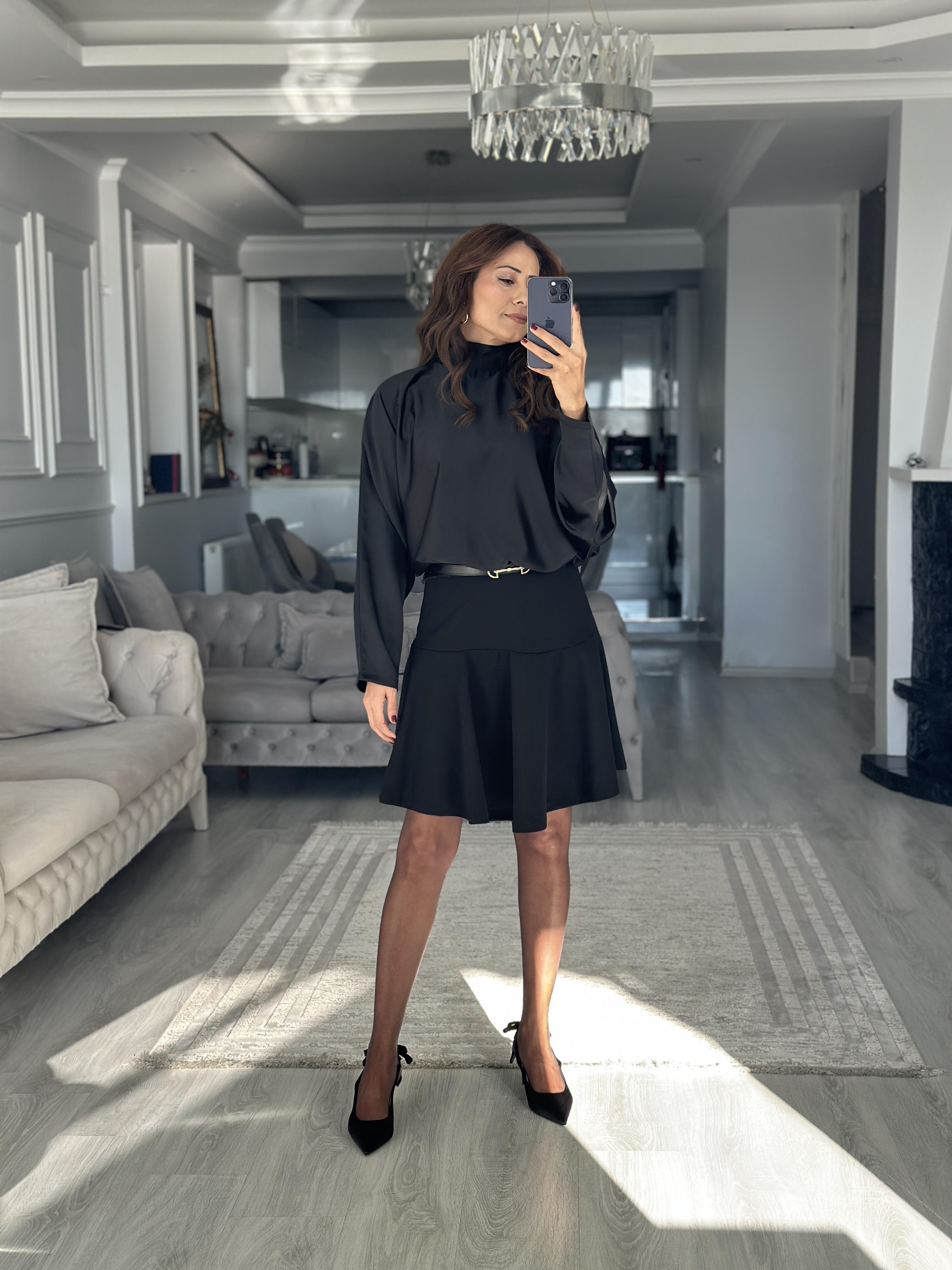 Siyah Üstü Saten Scuba Krep Volanlı Kadın Mini Elbise