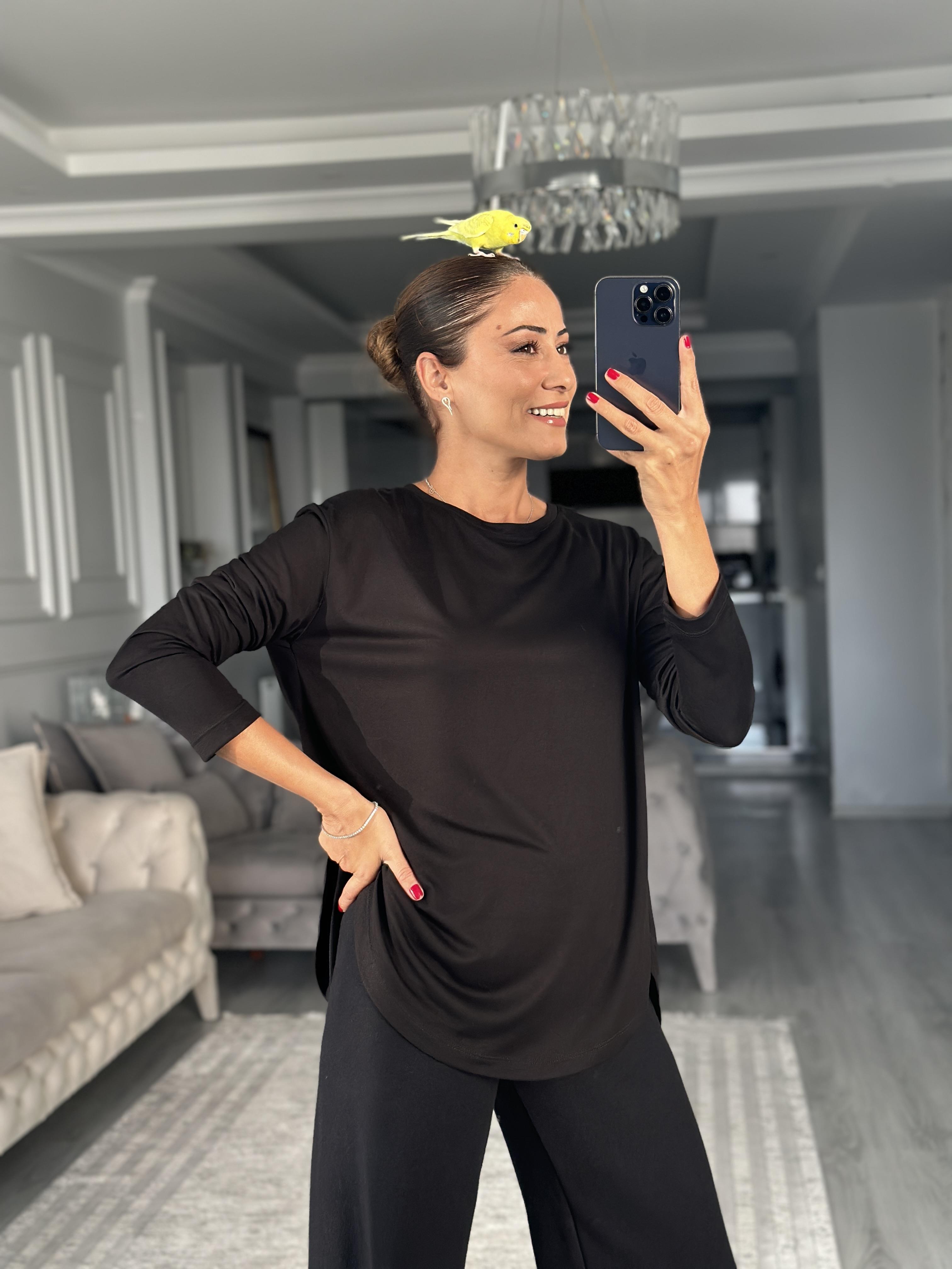 Siyah Uzun Kollu Eteği Oval Kadın Bluz