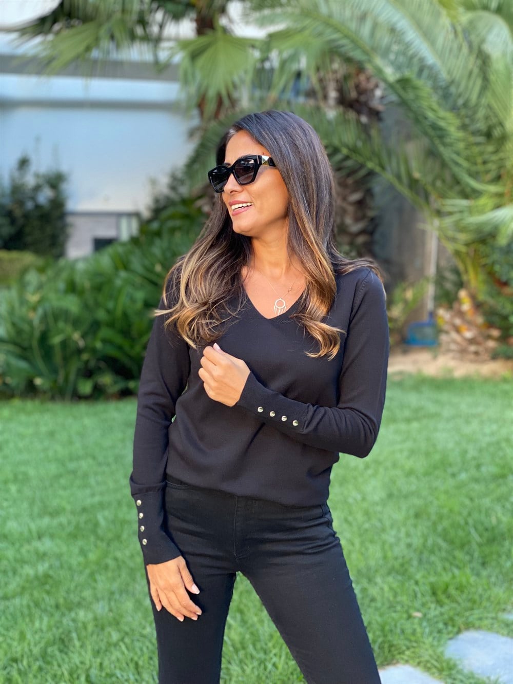 Siyah V Yaka Kol Düğme Detay Merserize Kadın Bluz