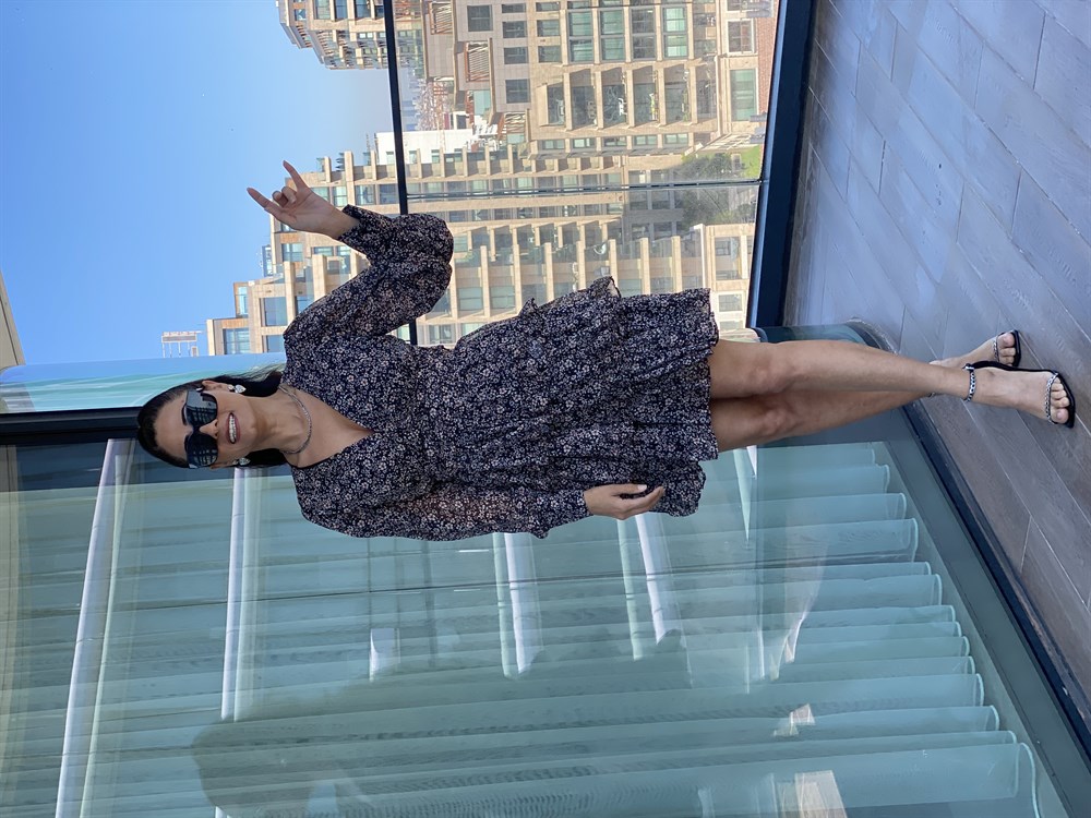 Siyah V Yaka Mini Kat Kat Şifon Elbise