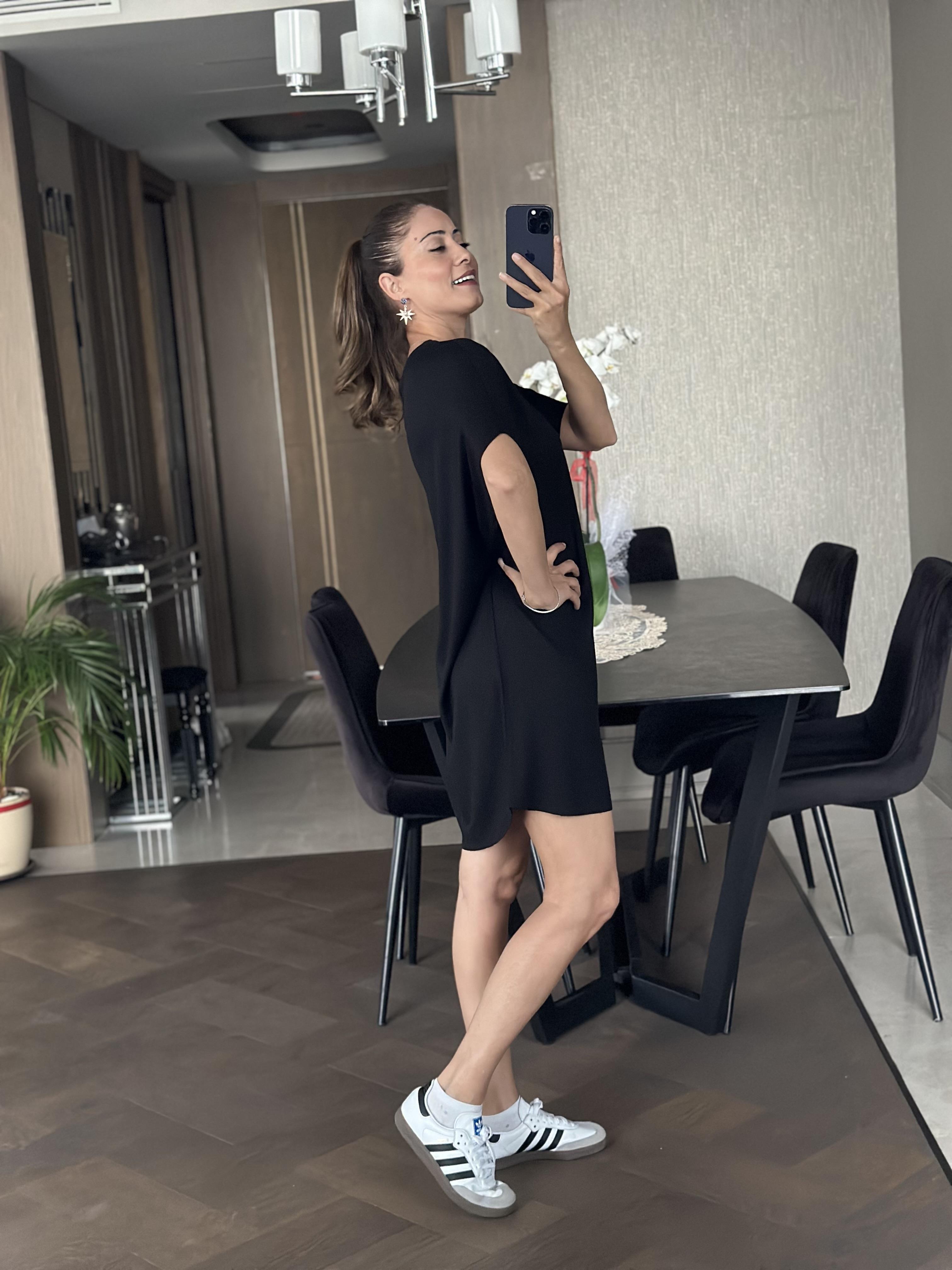 Siyah V Yaka Yarasa Kol Lazer Kesim Kadın Elbise