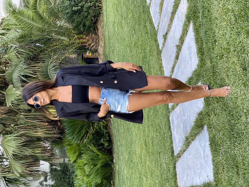 Siyah Vatkalı Dört Düğmeli Keten Aerobin Kadın Ceket