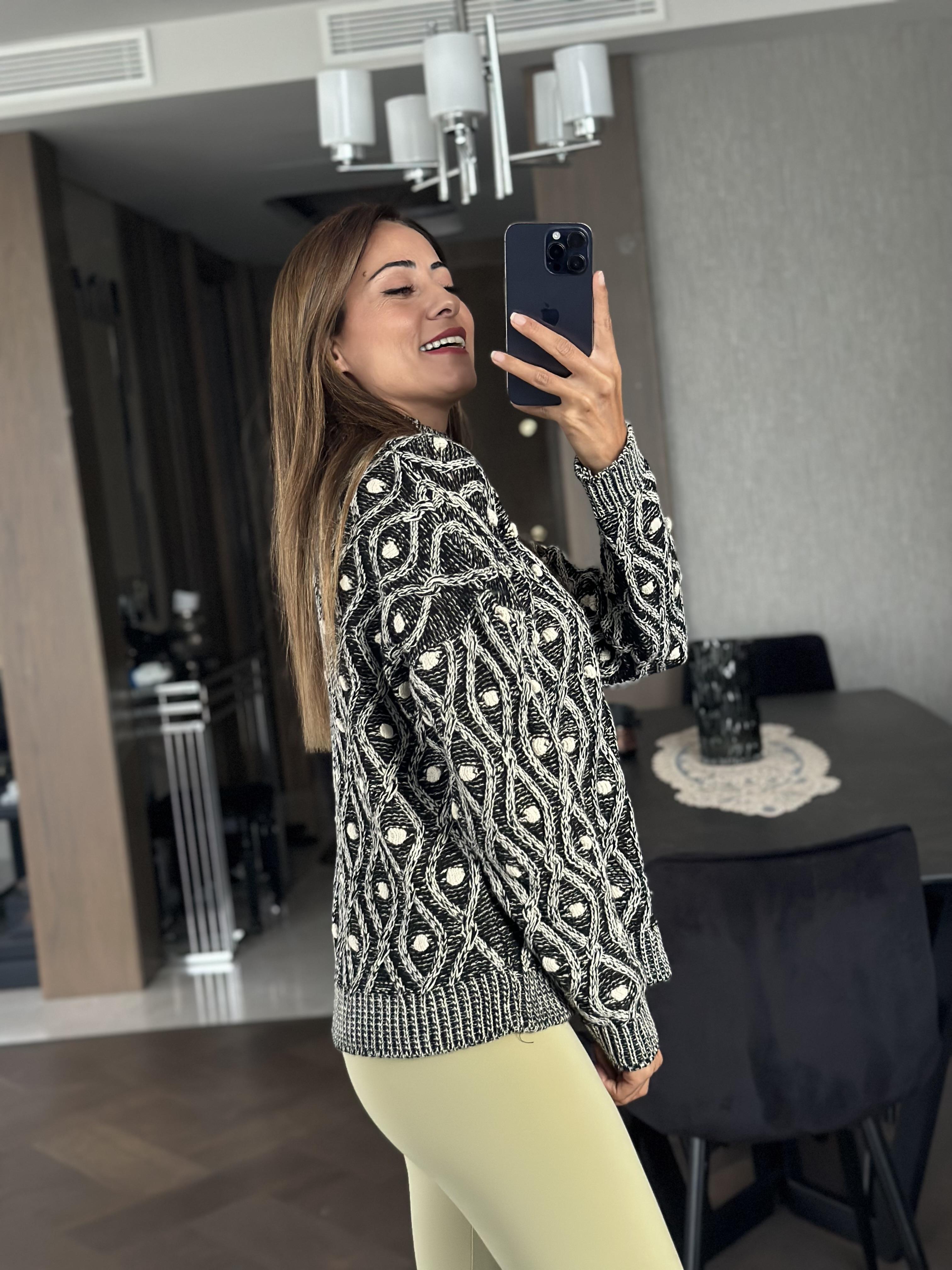 Siyah Yarım Balıkçı Ponponlu Muline Kadın Kazak