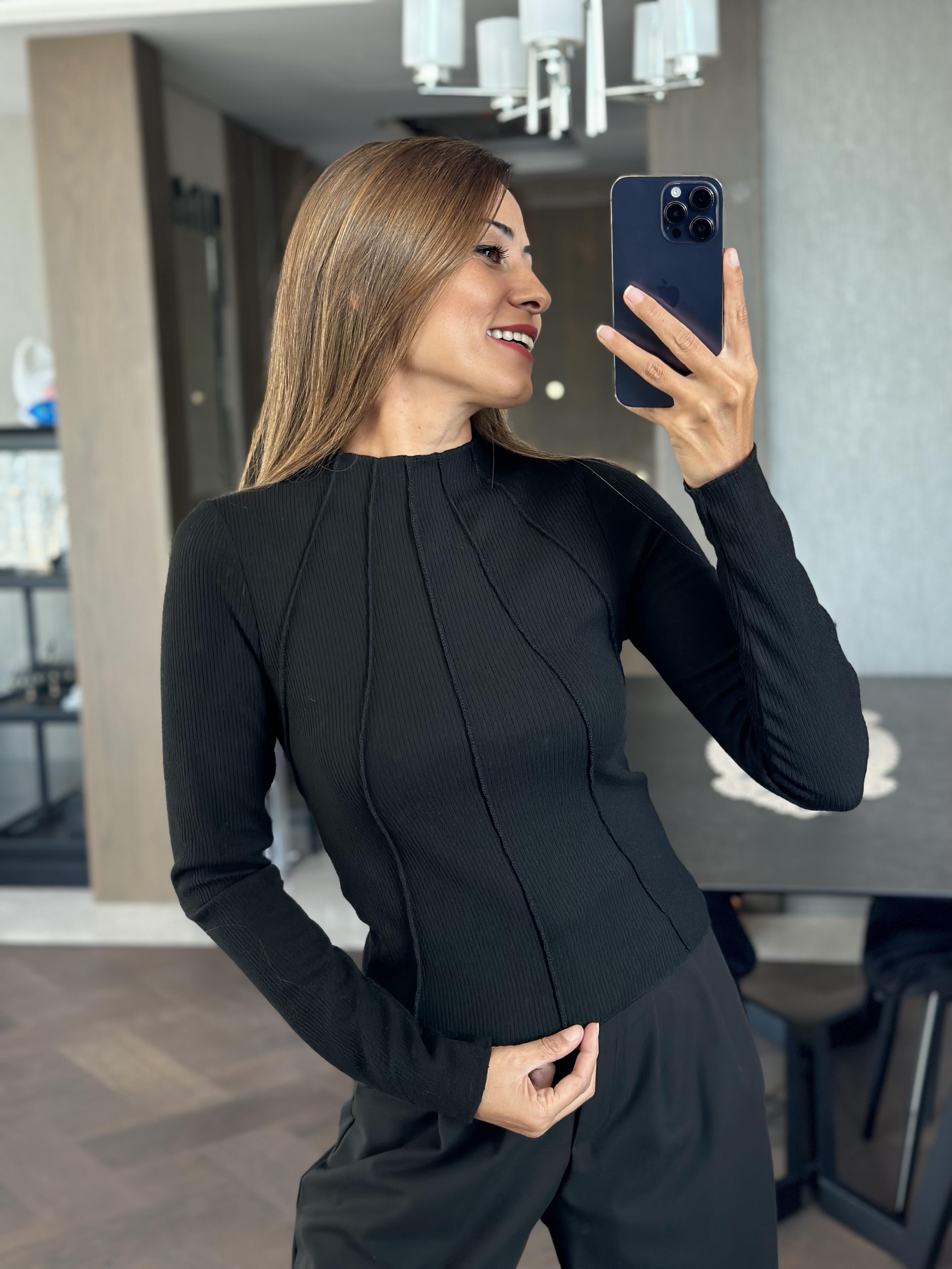 Siyah Yarım Balıkçı Uzun Kol Önü Dikiş Detay Kadın Body