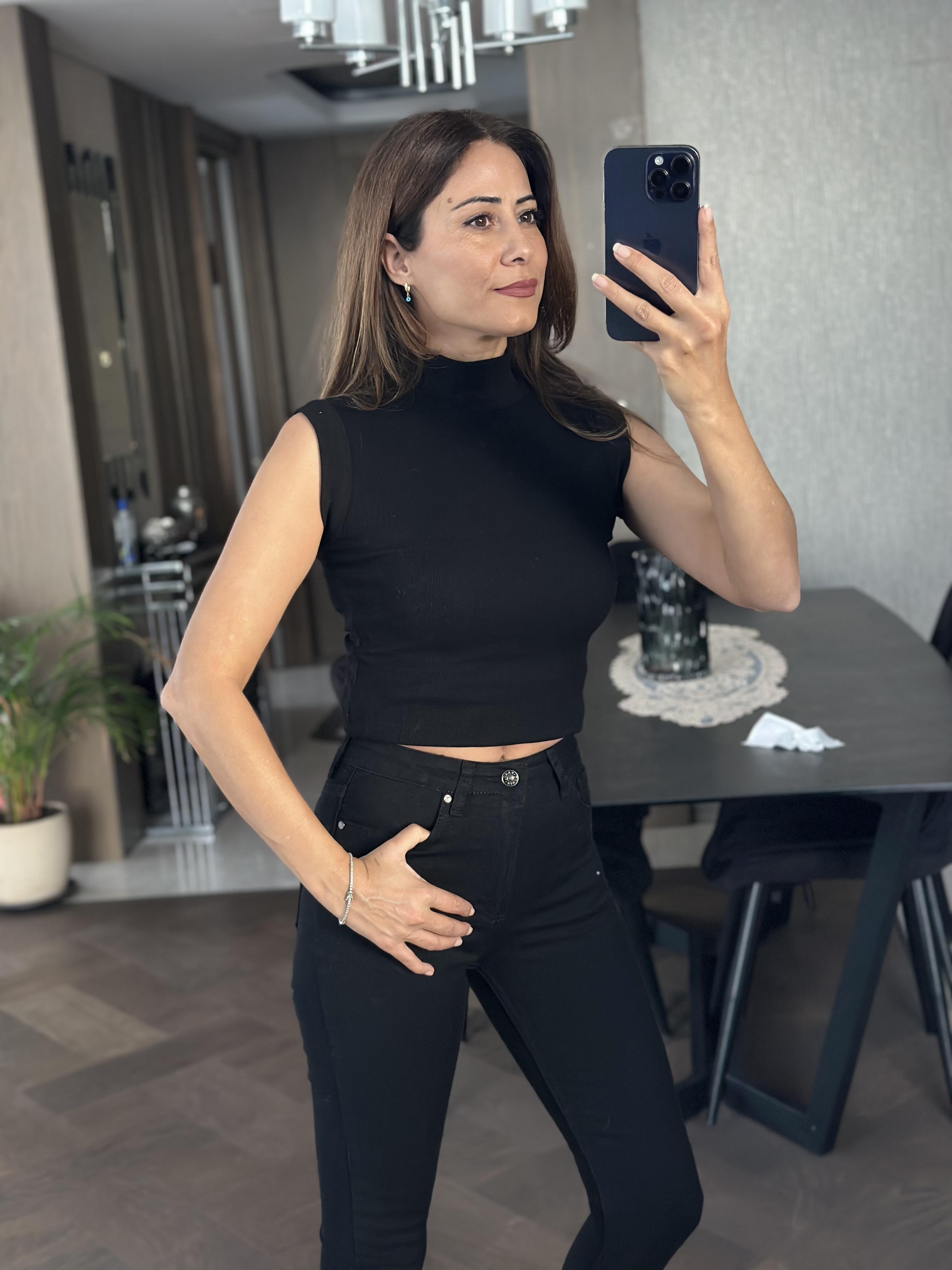 Siyah Yarım Boğazlı Sıfır Kol Fitilli Kaşkorse Kadın Body