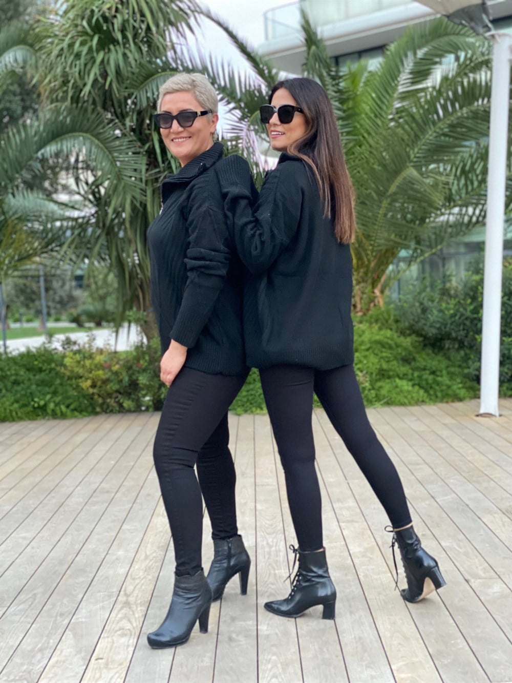 Siyah Yarım Fermuarlı Dokulu Triko Kadın Kazak