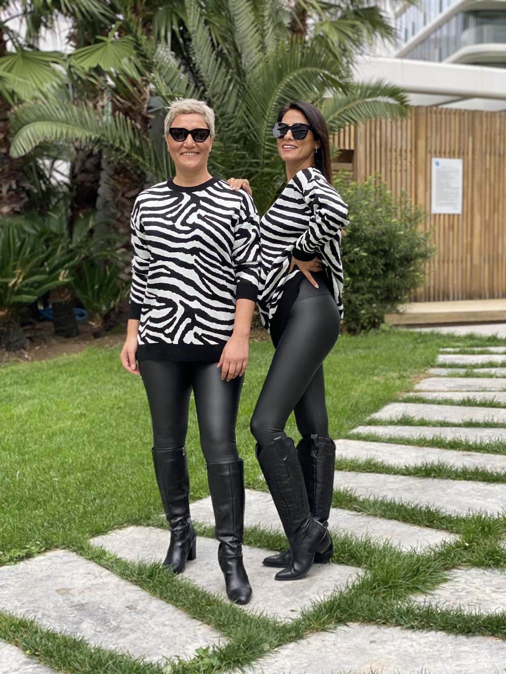 Siyah Zebra Desen Bisiklet Yaka Kadın Triko Kazak